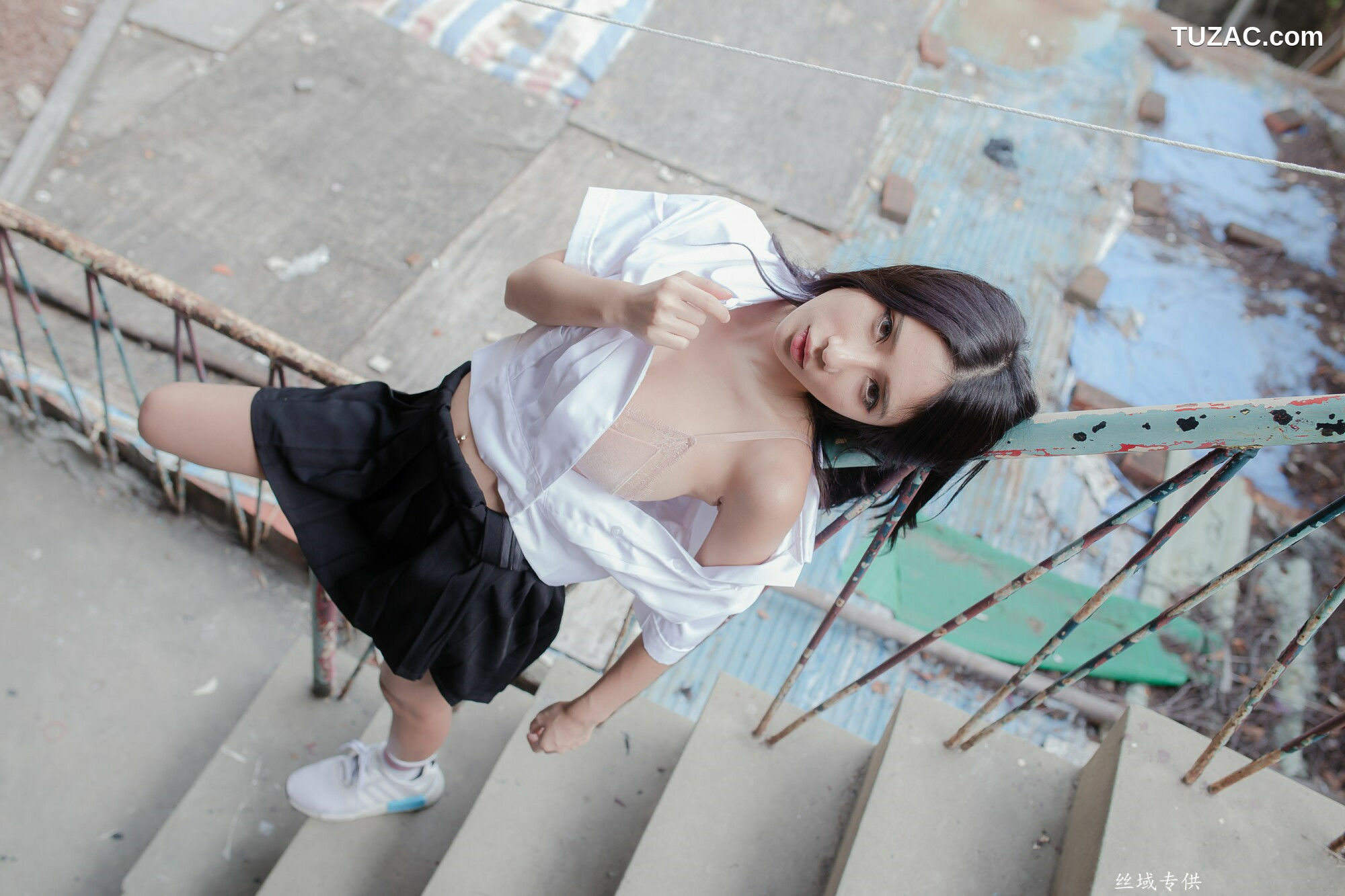 台湾正妹_ 沈綺綺《水手服內衣外拍》 写真集[178P]