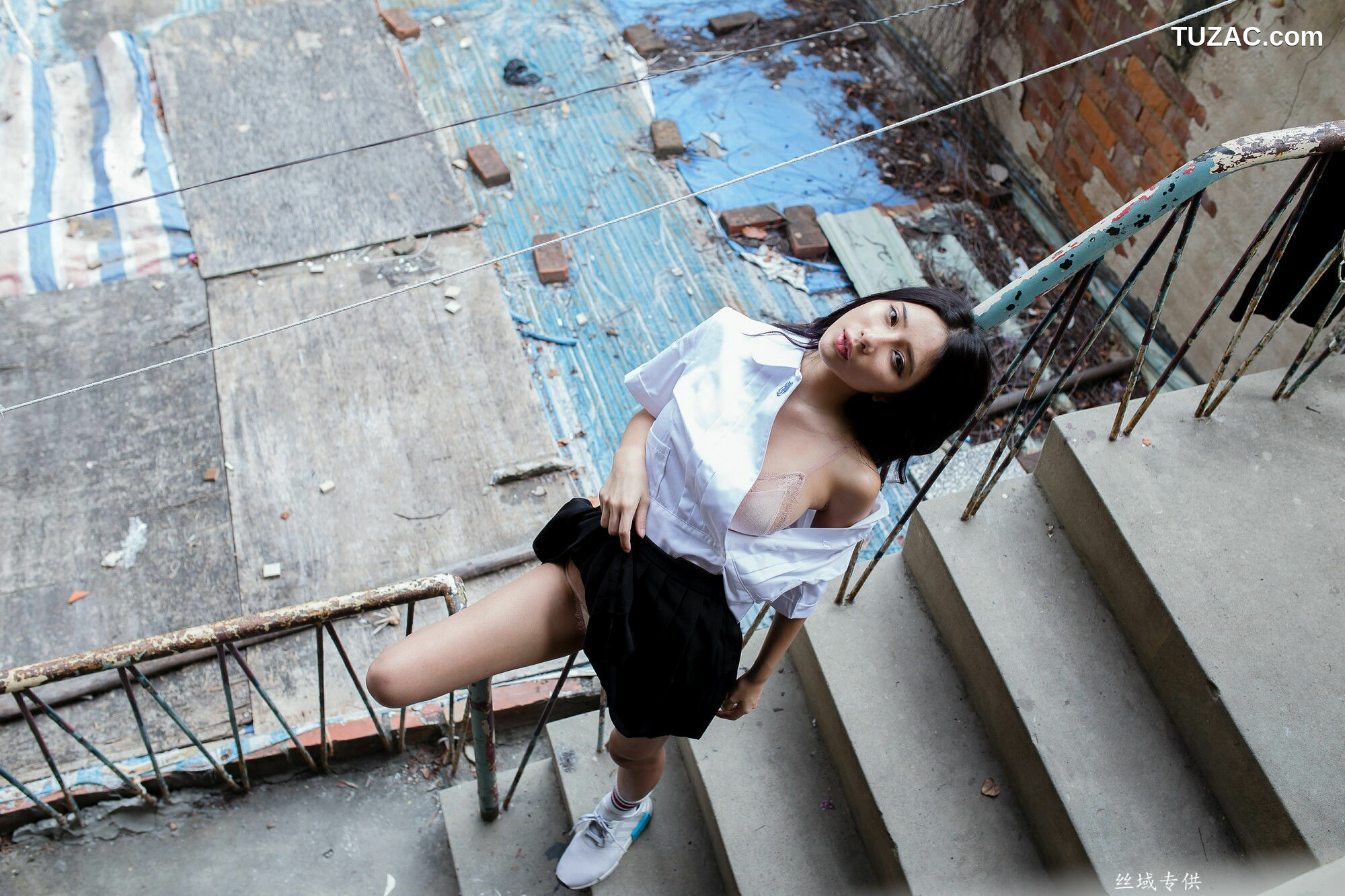 台湾正妹_ 沈綺綺《水手服內衣外拍》 写真集[178P]