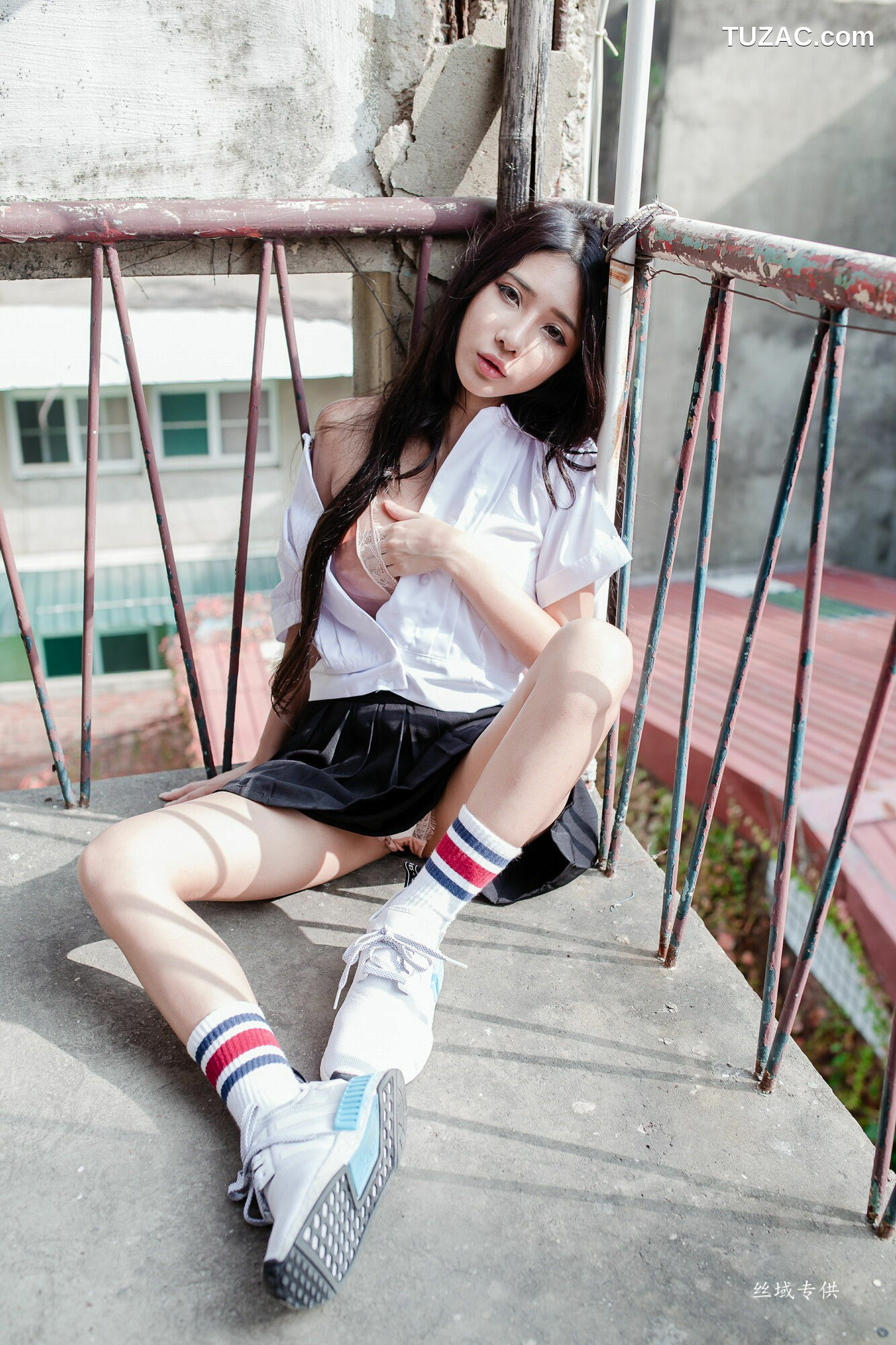 台湾正妹_ 沈綺綺《水手服內衣外拍》 写真集[178P]