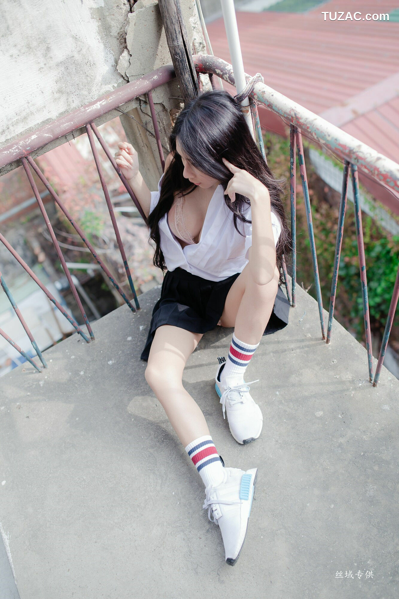 台湾正妹_ 沈綺綺《水手服內衣外拍》 写真集[178P]