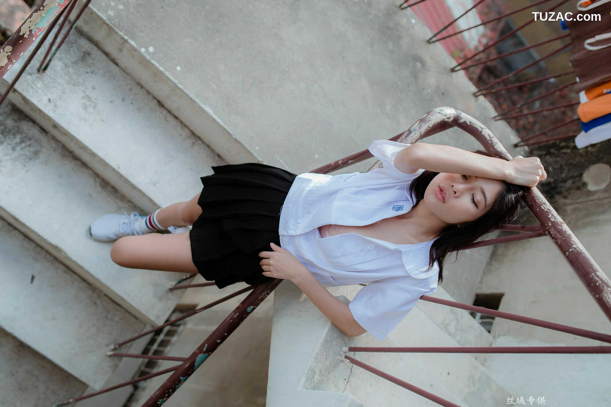 台湾正妹_ 沈綺綺《水手服內衣外拍》 写真集[178P]