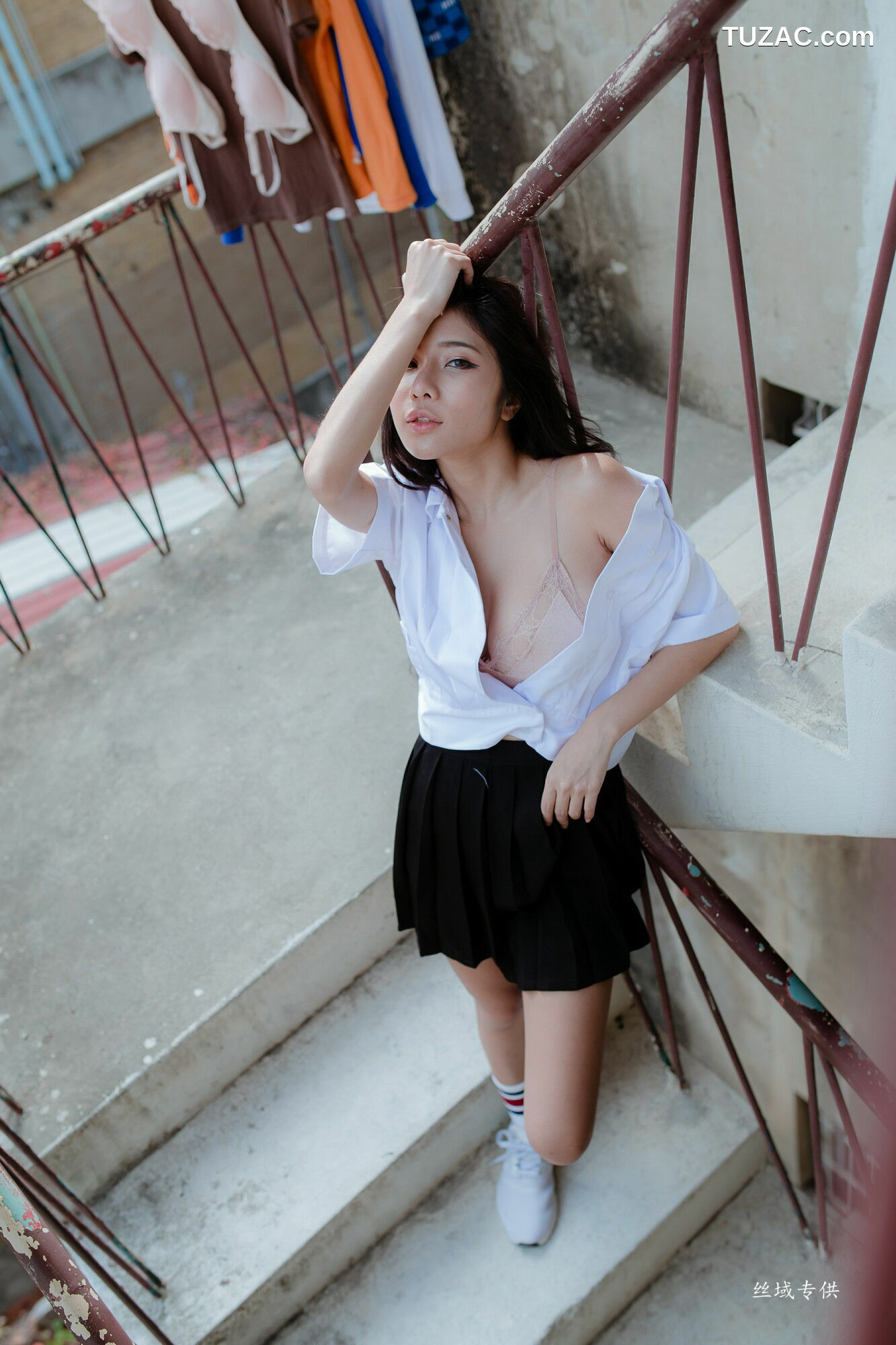 台湾正妹_ 沈綺綺《水手服內衣外拍》 写真集[178P]