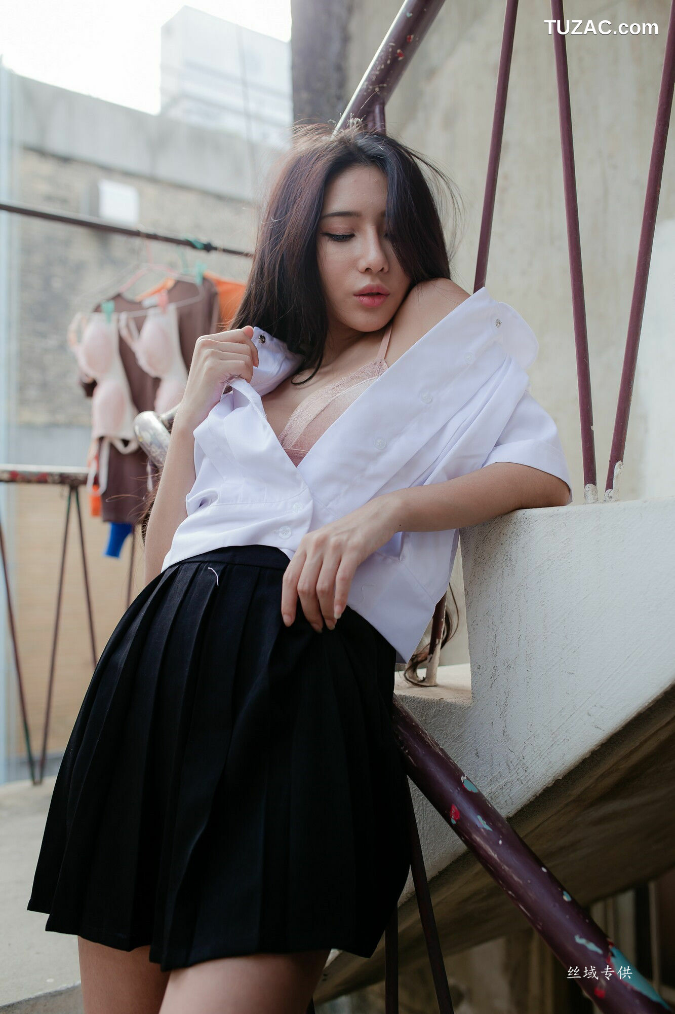 台湾正妹_ 沈綺綺《水手服內衣外拍》 写真集[178P]