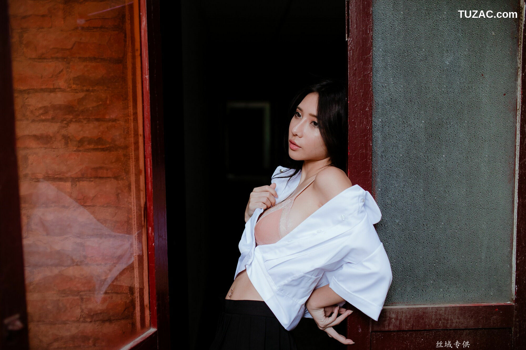 台湾正妹_ 沈綺綺《水手服內衣外拍》 写真集[178P]