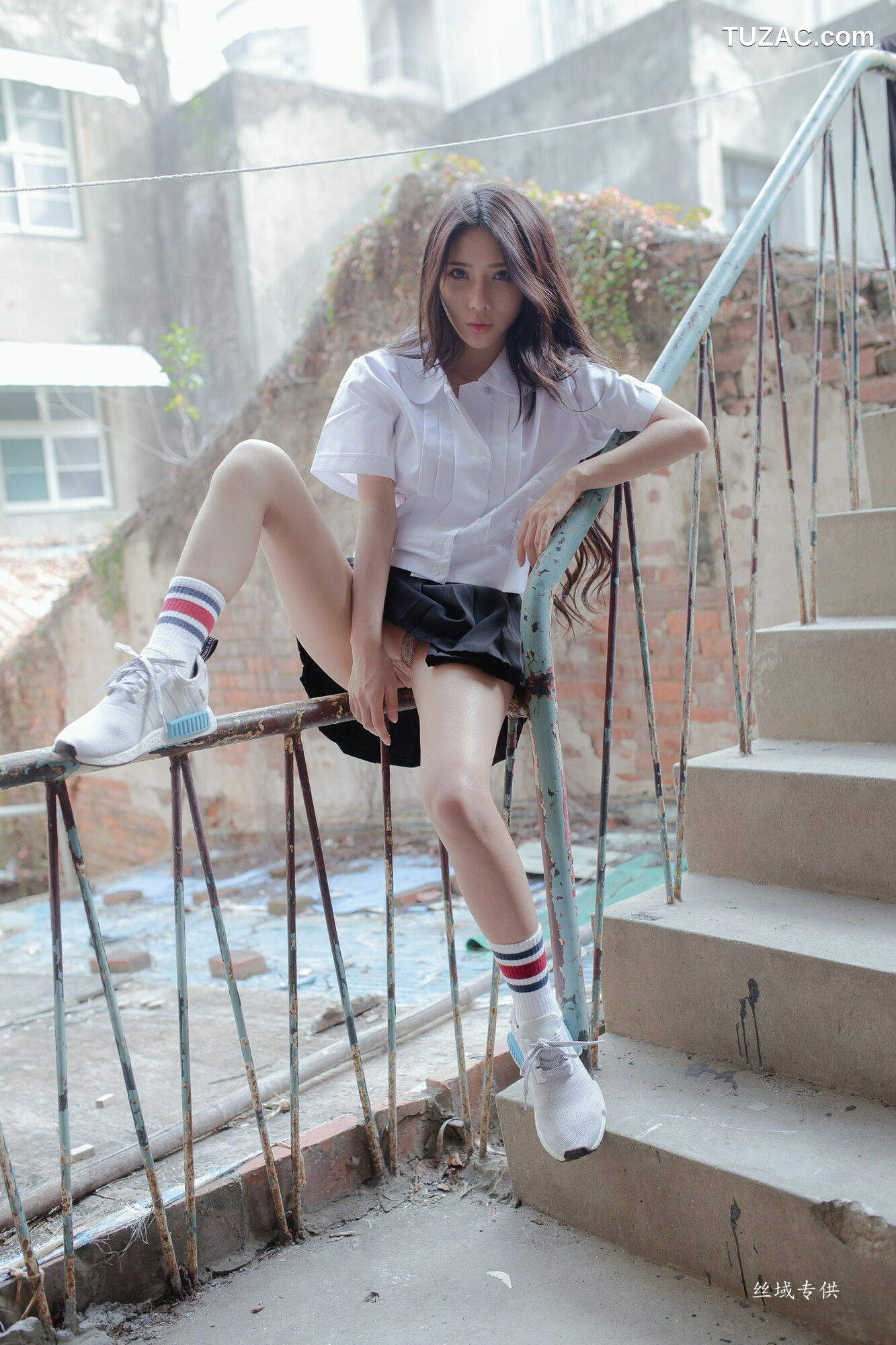 台湾正妹_ 沈綺綺《水手服內衣外拍》 写真集[178P]