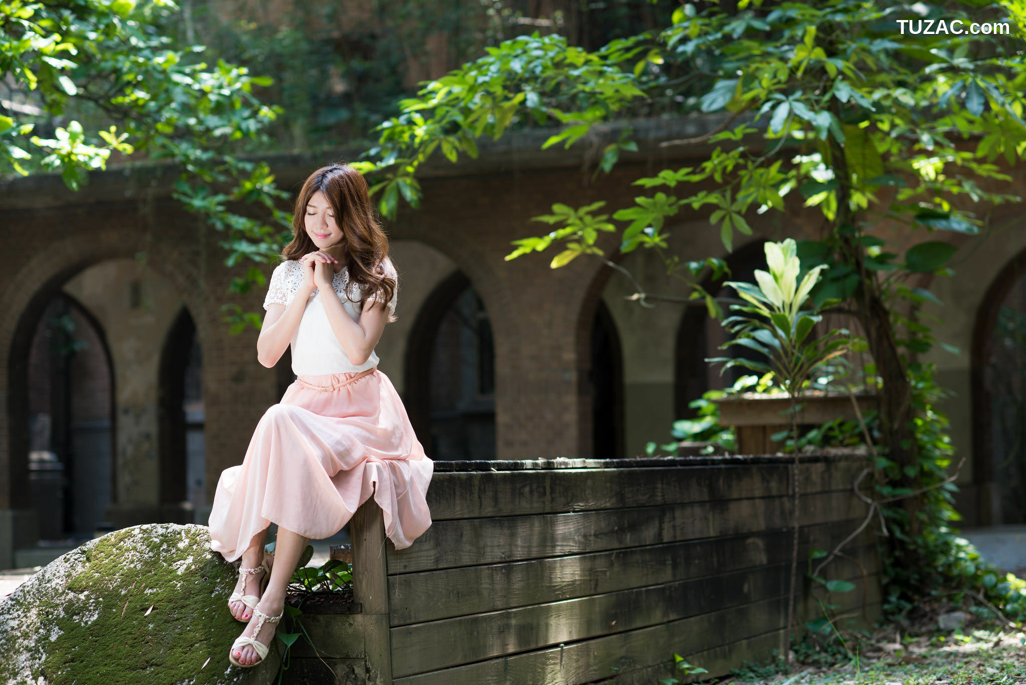 台湾正妹_ 简嘉莹(小紫)《台大外拍》 写真集[49P]