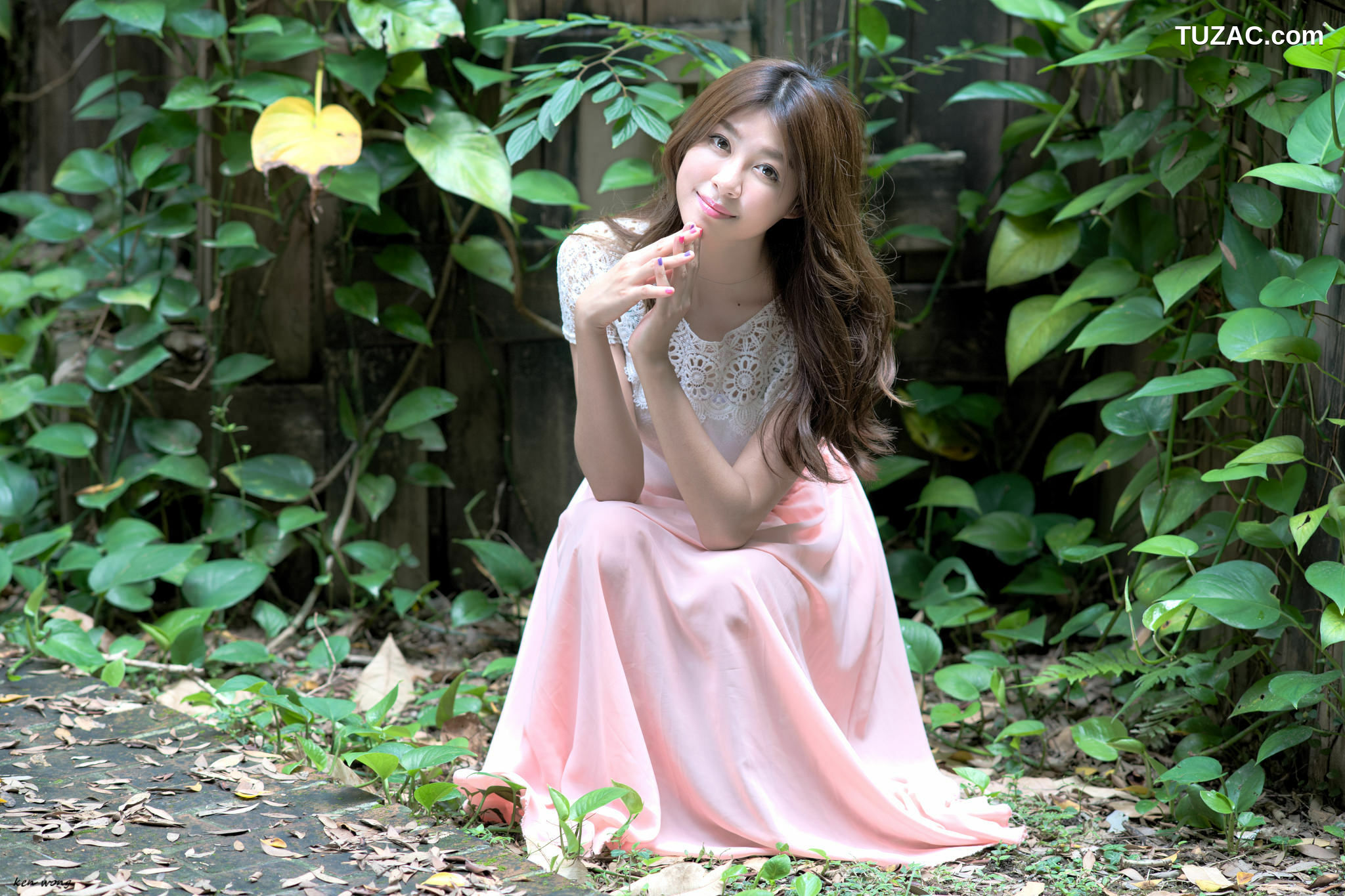 台湾正妹_ 简嘉莹(小紫)《台大外拍》 写真集[49P]