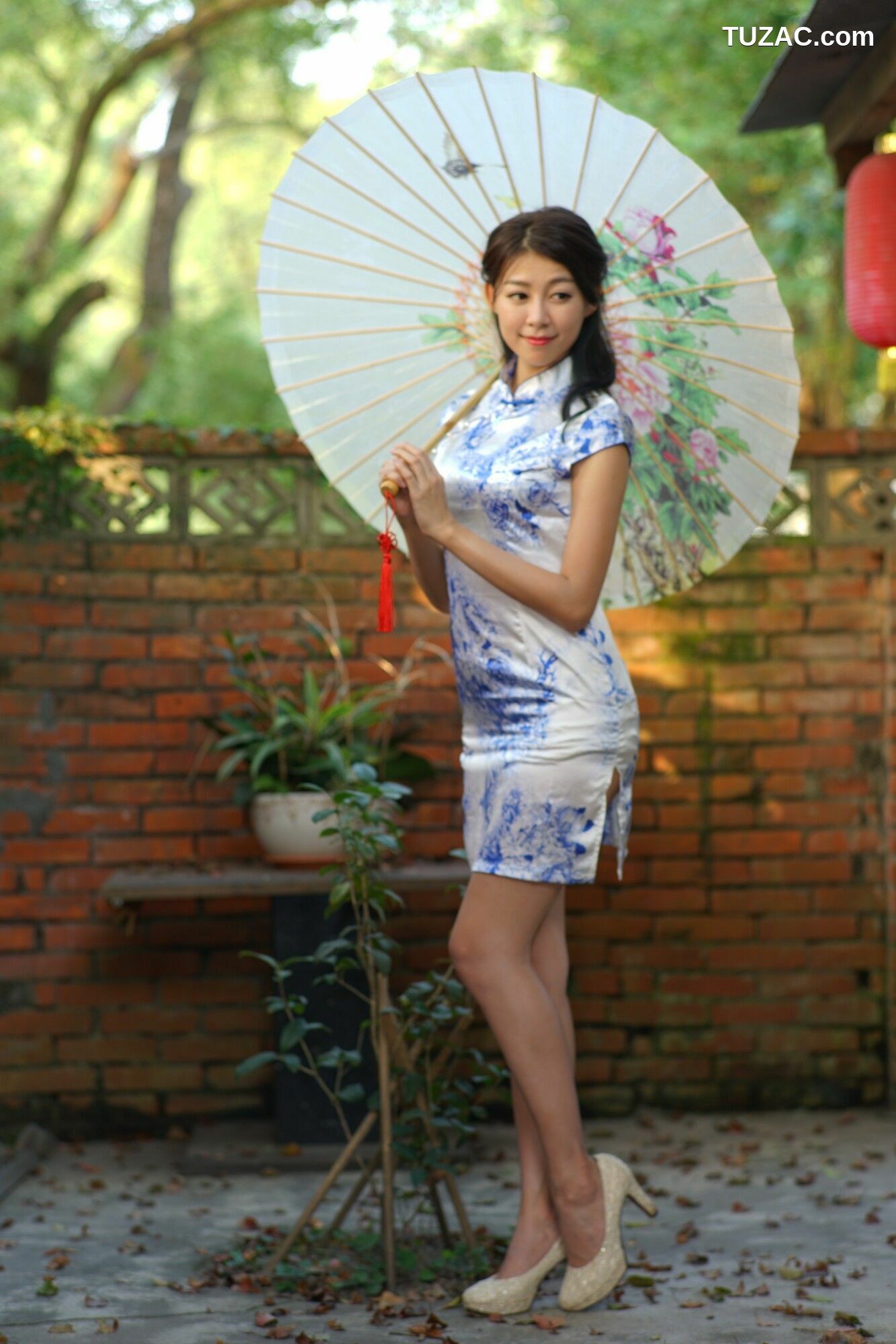 台湾正妹_ 简嘉莹/小紫《光復新村～》古典旗袍系列 写真集[52P]