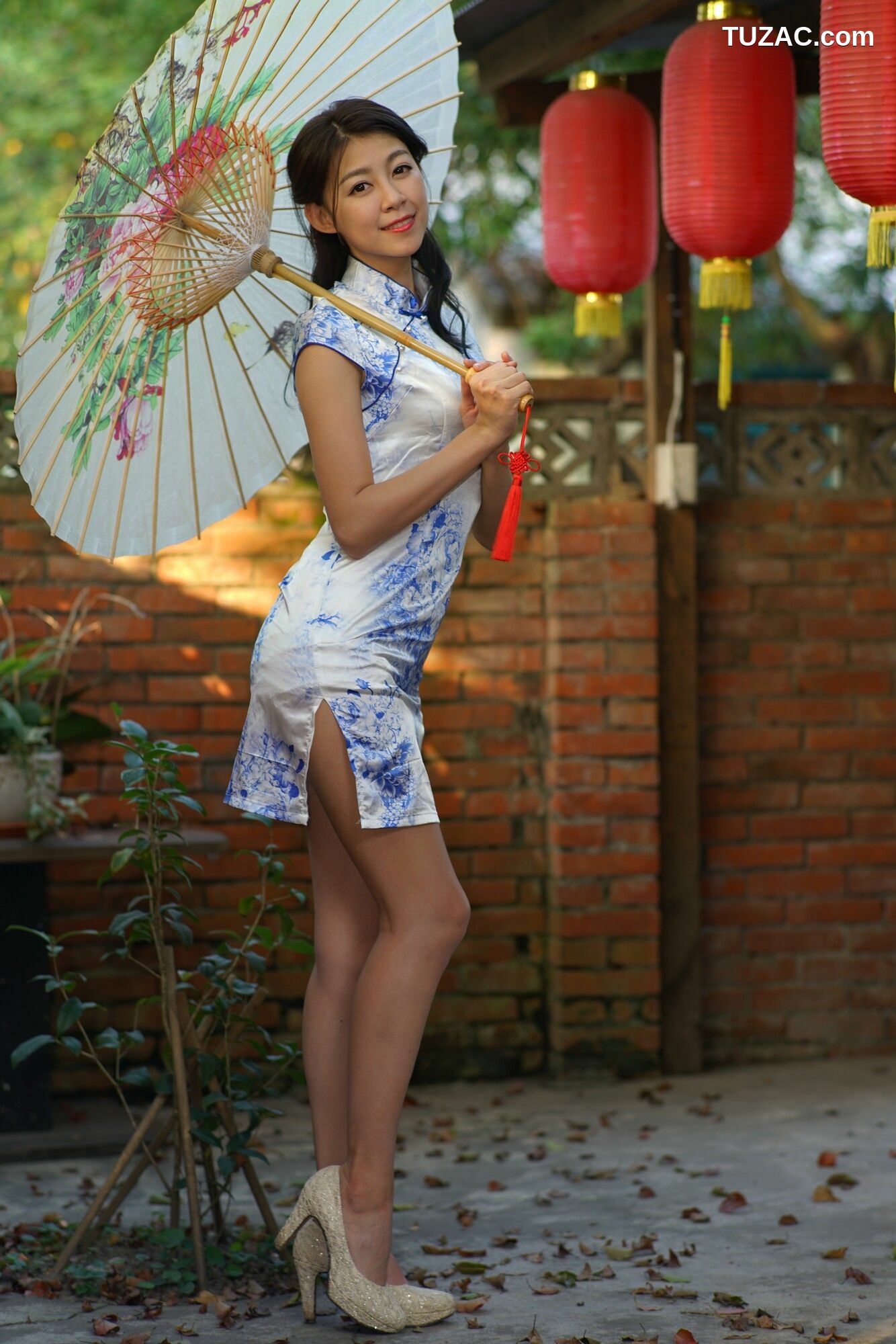台湾正妹_ 简嘉莹/小紫《光復新村～》古典旗袍系列 写真集[52P]