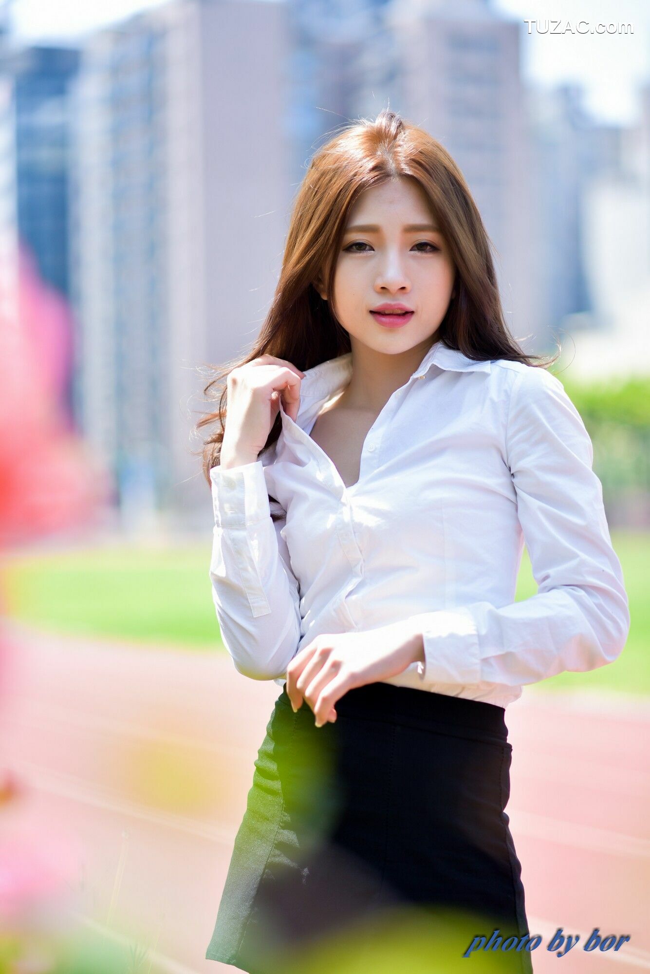 台湾正妹_ 胡安绮《早場 高雄巨蛋外拍》 写真集[61P]