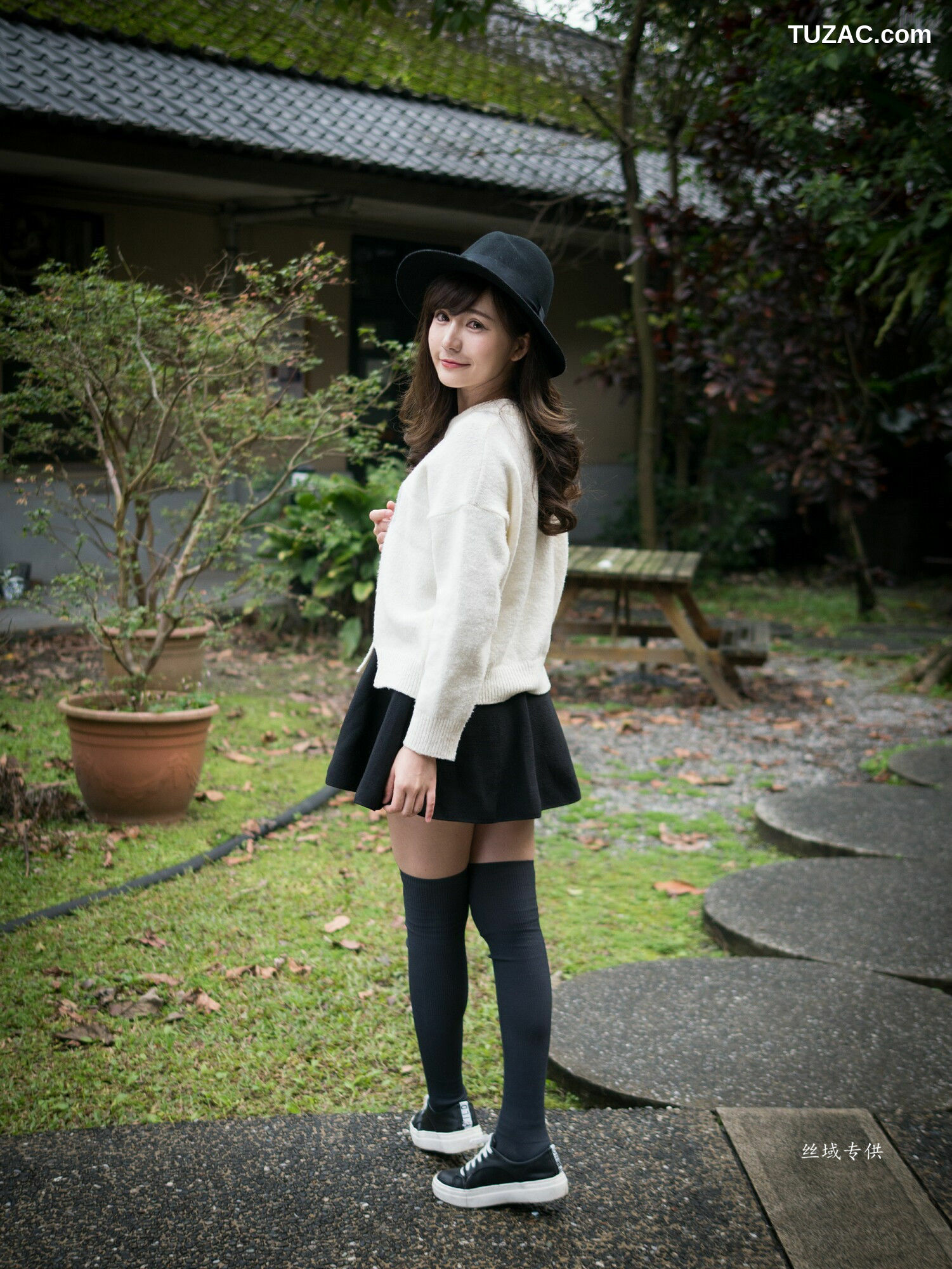 台湾正妹_ 艾比《台灣大學》 写真集[158P]