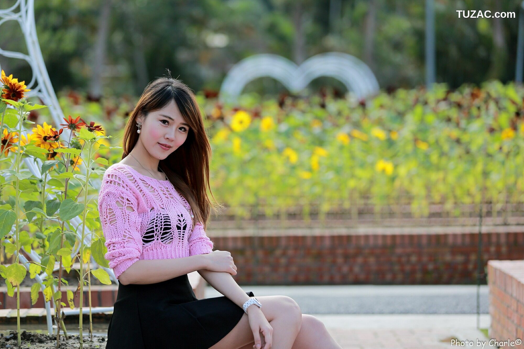 台湾正妹_ 艾琳《士林官邸外拍（共三套服装）》 写真集[82P]