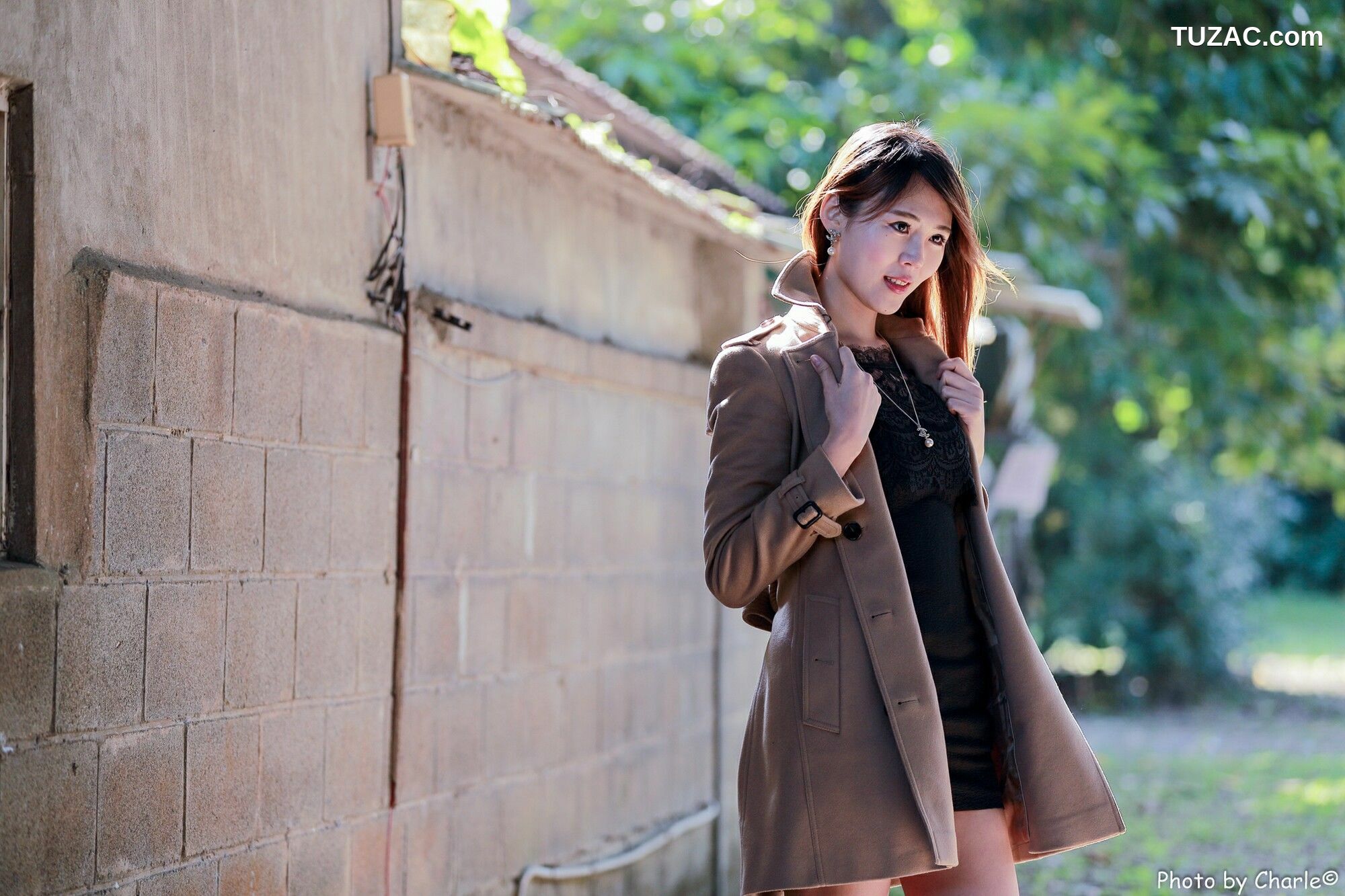 台湾正妹_ 艾琳《士林官邸外拍（共三套服装）》 写真集[82P]