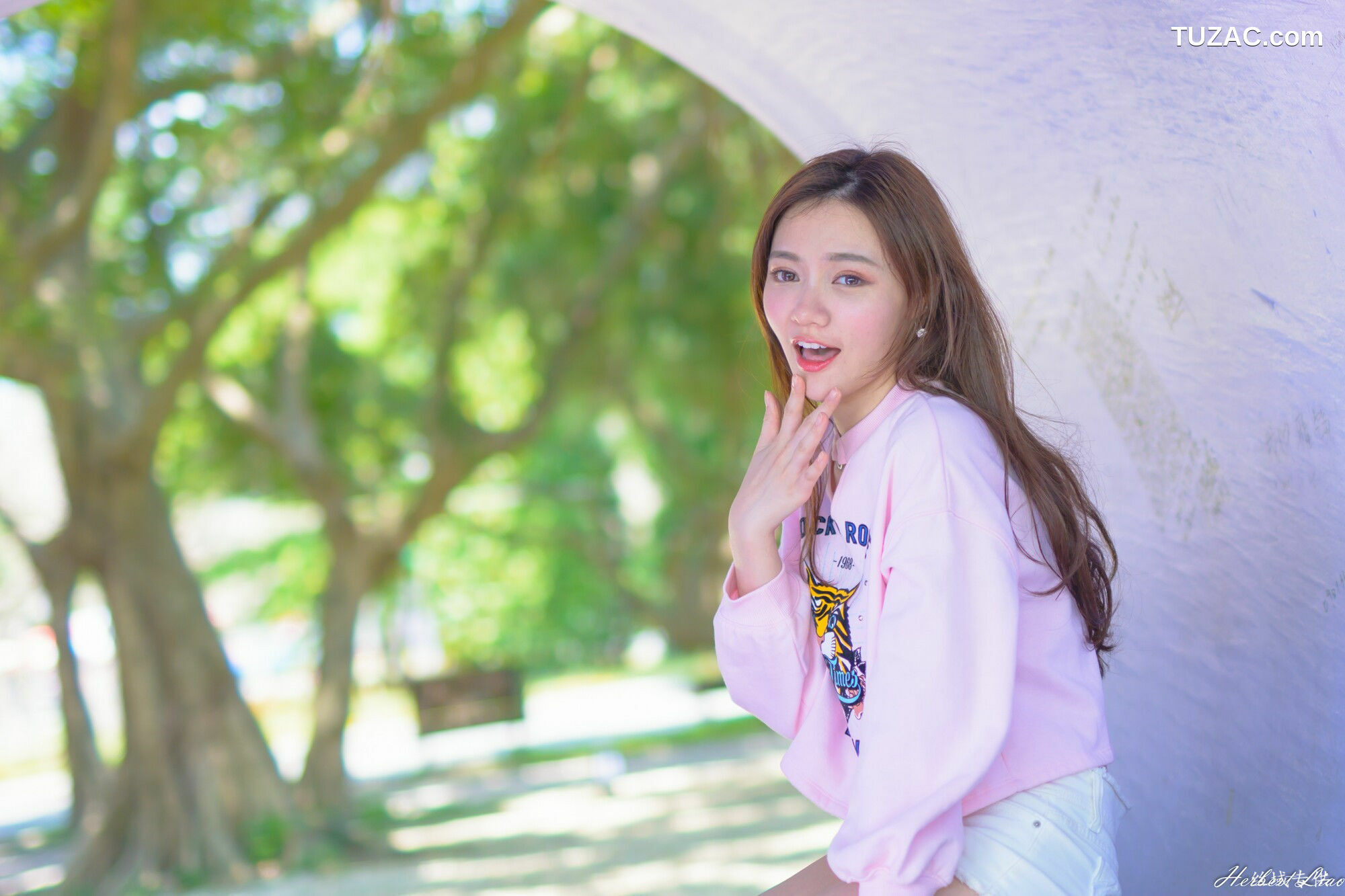 台湾正妹_ 苏小立《花博新生公園 热裤运动装》 写真集[56P]