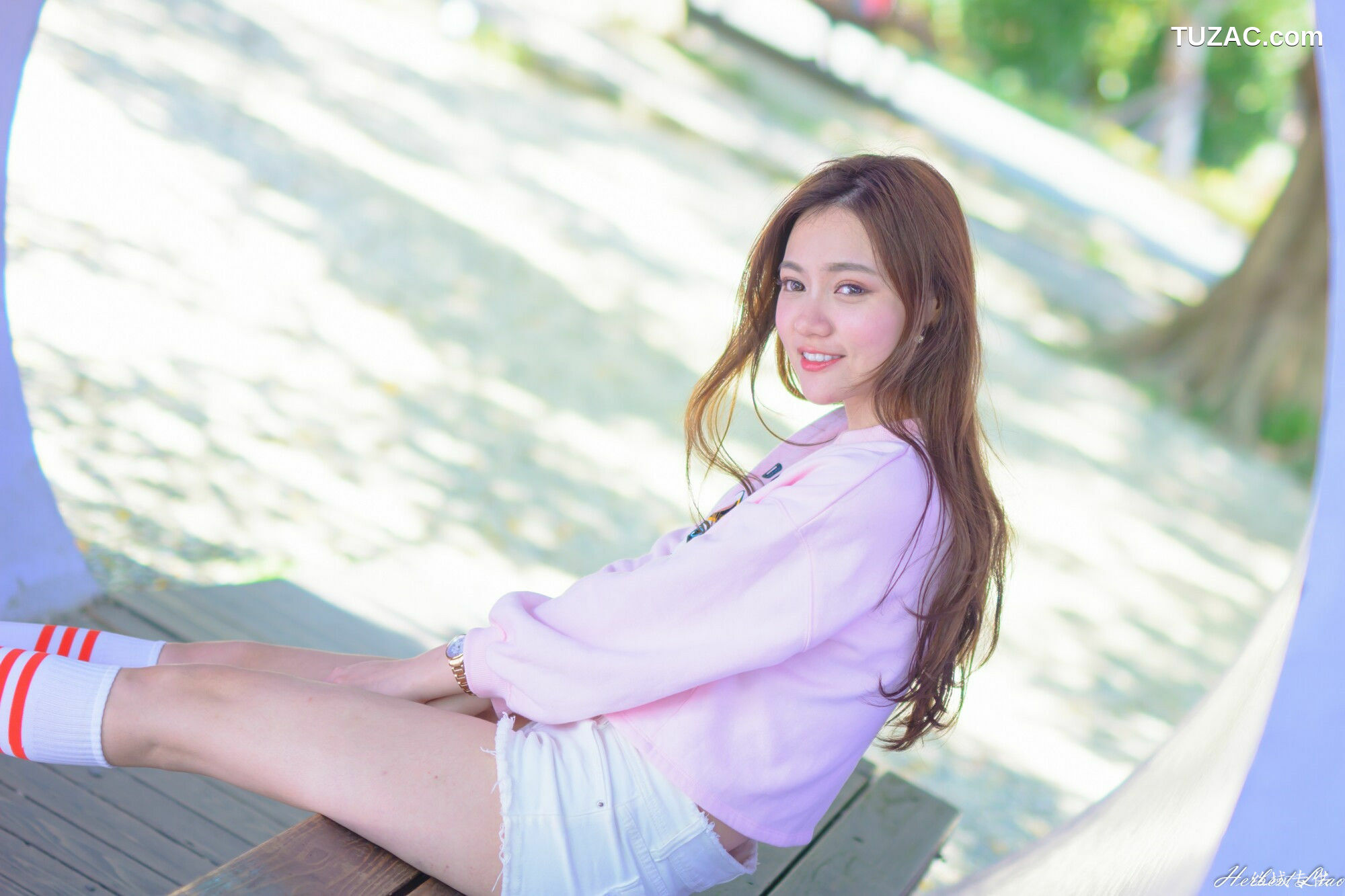 台湾正妹_ 苏小立《花博新生公園 热裤运动装》 写真集[56P]