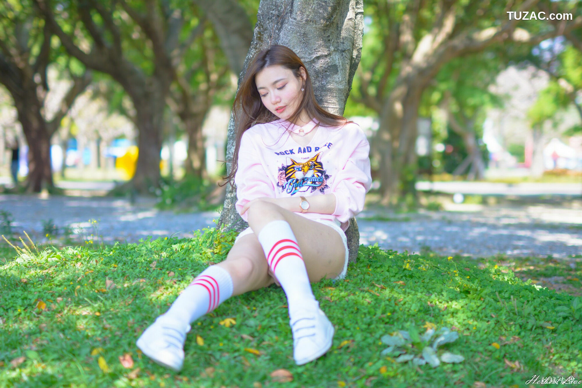 台湾正妹_ 苏小立《花博新生公園 热裤运动装》 写真集[56P]