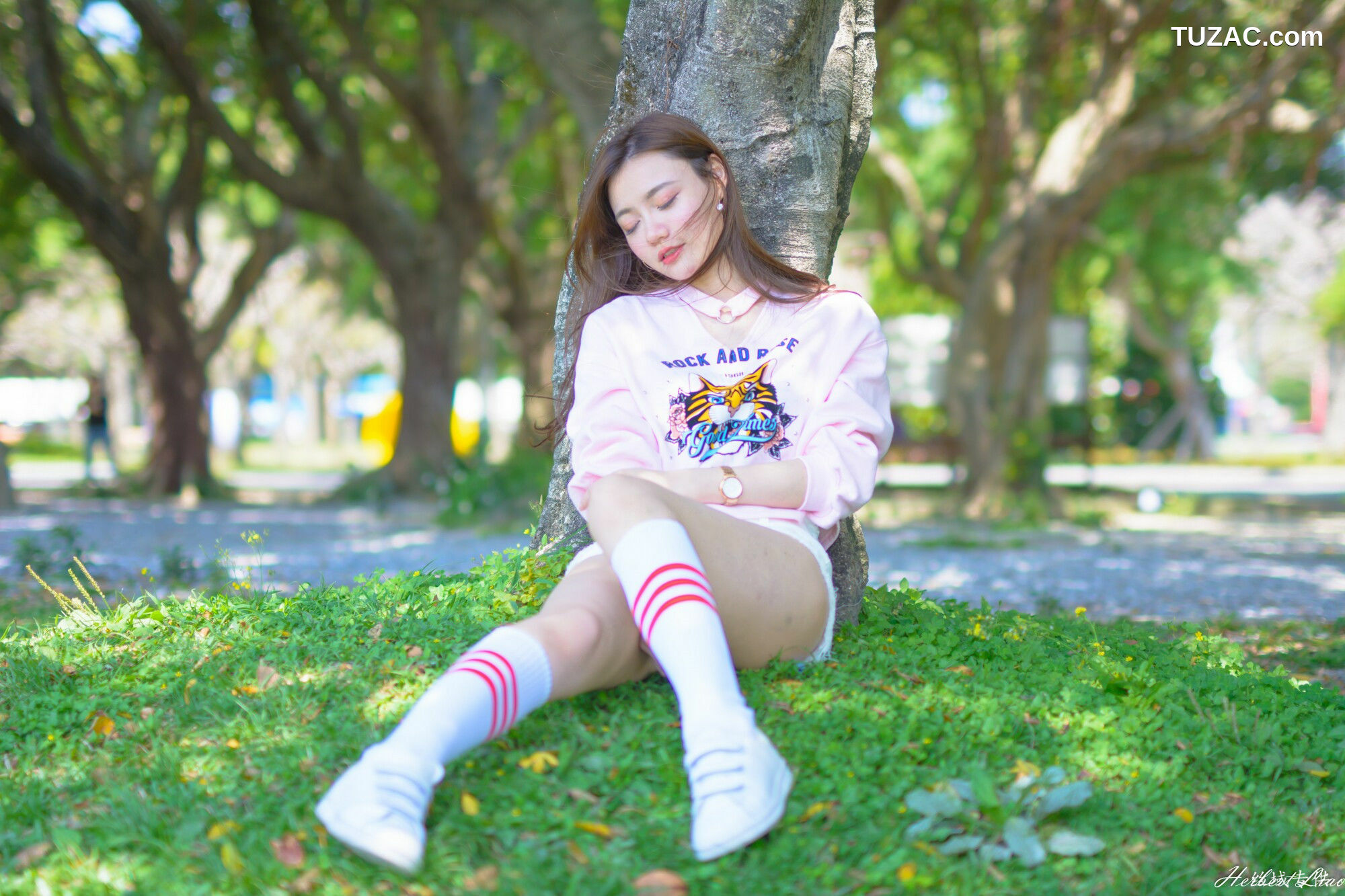 台湾正妹_ 苏小立《花博新生公園 热裤运动装》 写真集[56P]