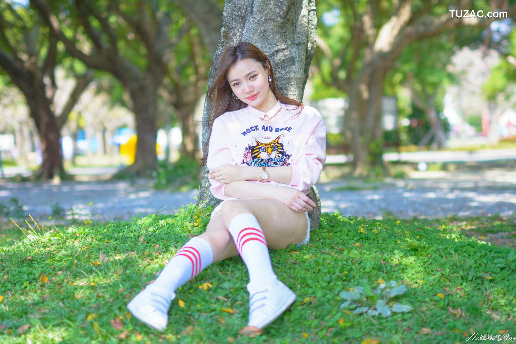 台湾正妹_ 苏小立《花博新生公園 热裤运动装》 写真集[56P]