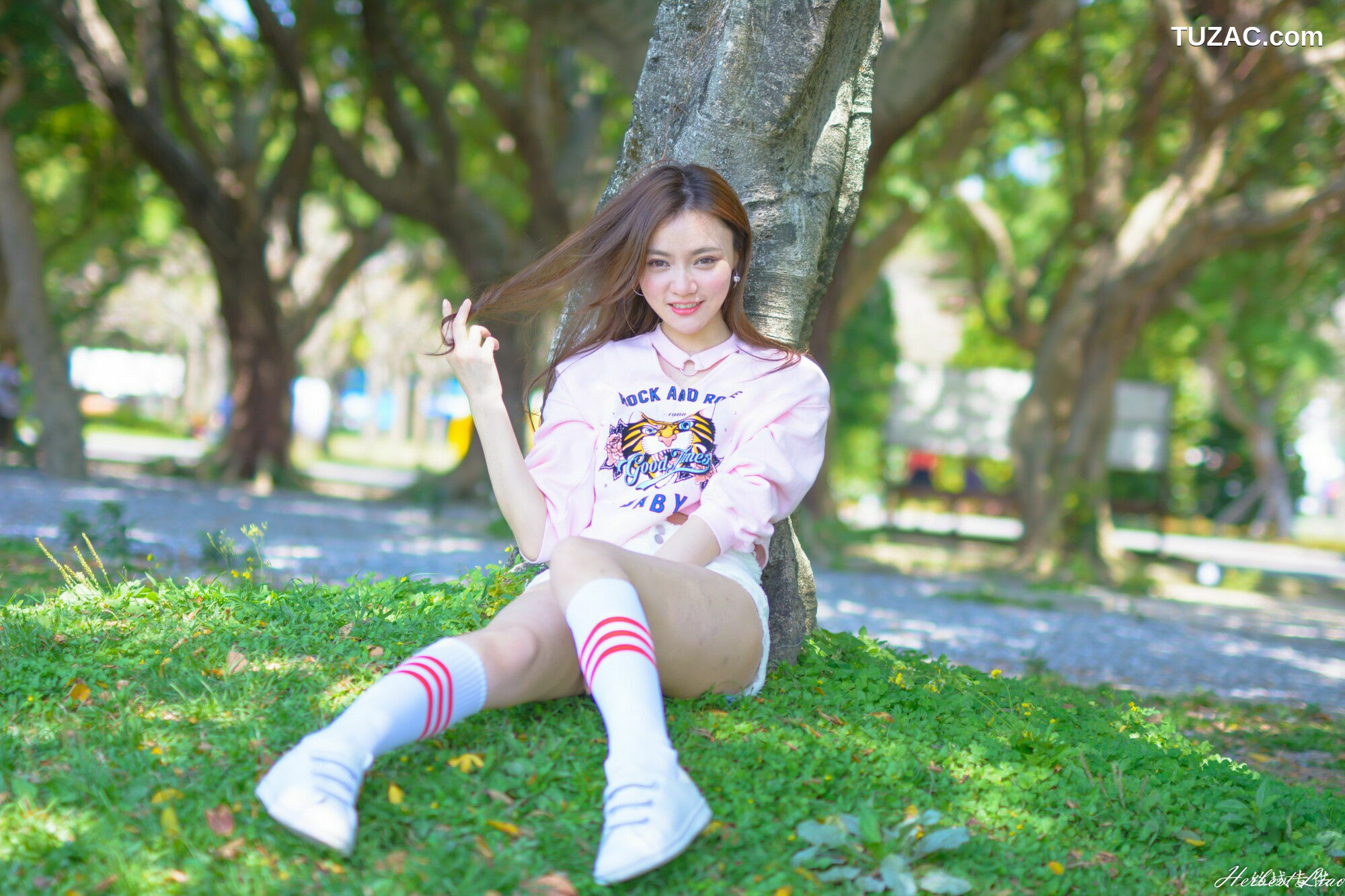 台湾正妹_ 苏小立《花博新生公園 热裤运动装》 写真集[56P]