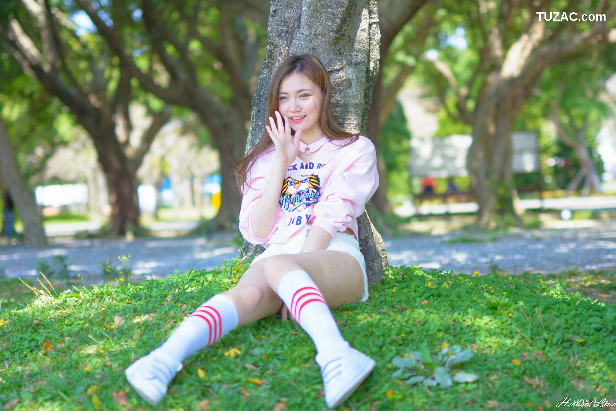 台湾正妹_ 苏小立《花博新生公園 热裤运动装》 写真集[56P]