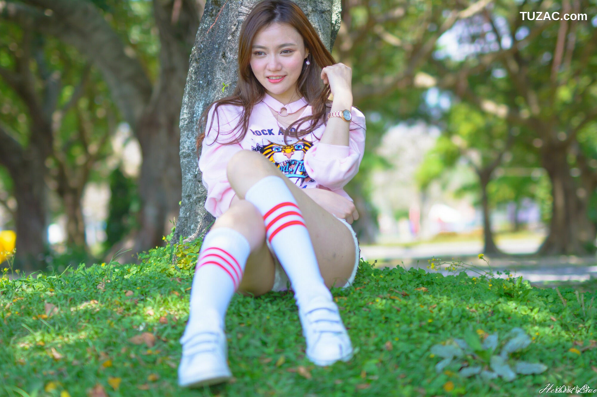 台湾正妹_ 苏小立《花博新生公園 热裤运动装》 写真集[56P]