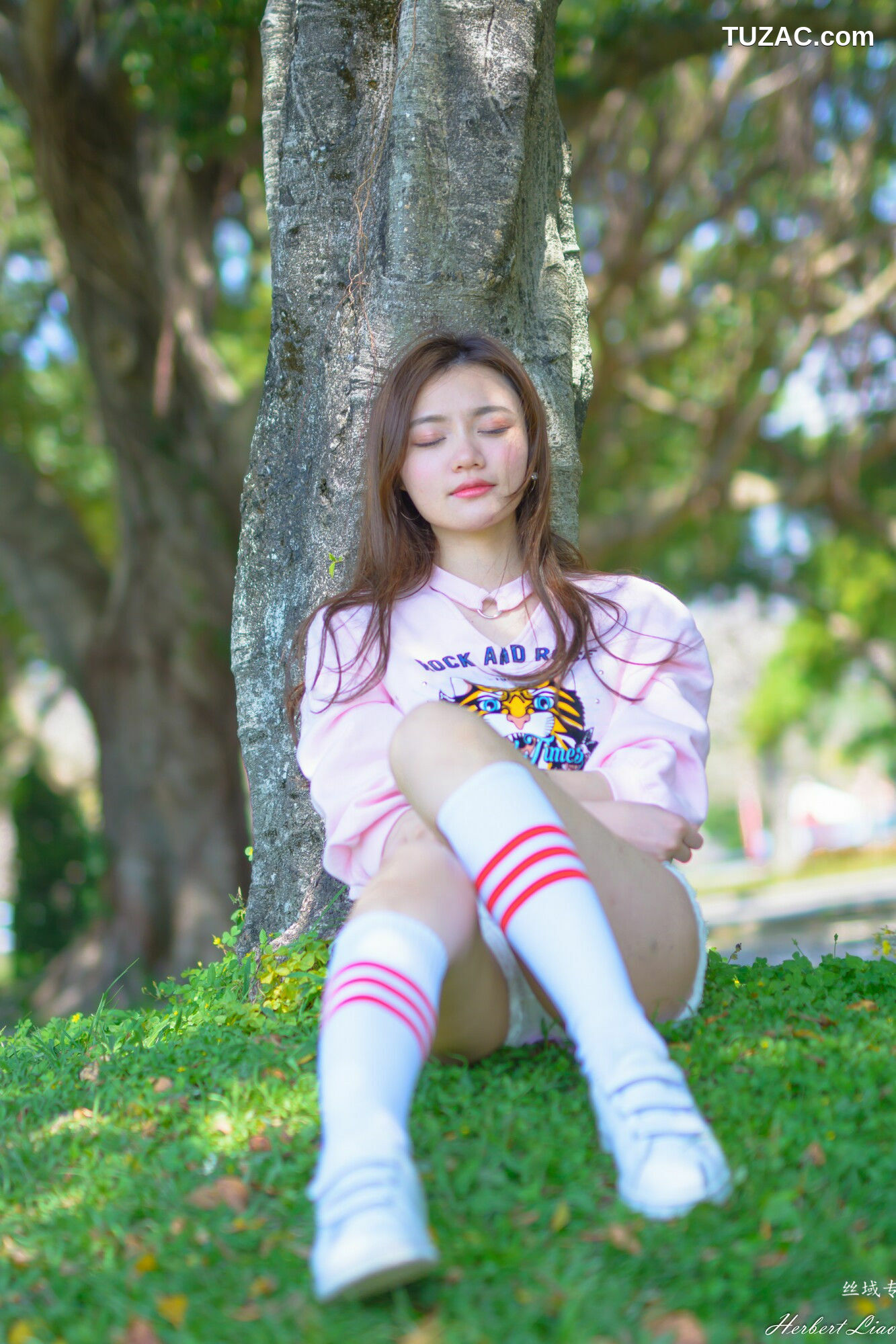 台湾正妹_ 苏小立《花博新生公園 热裤运动装》 写真集[56P]