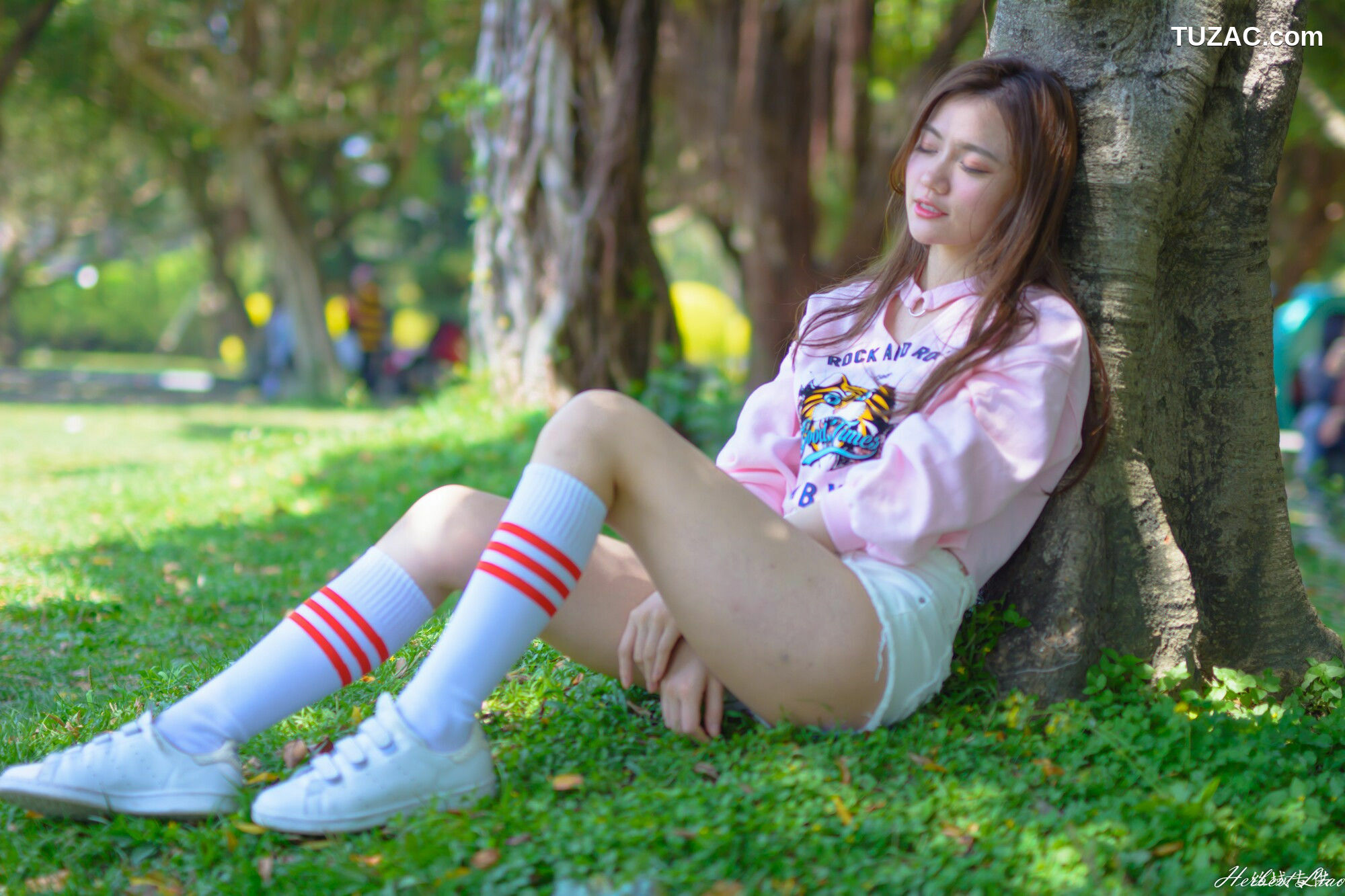 台湾正妹_ 苏小立《花博新生公園 热裤运动装》 写真集[56P]