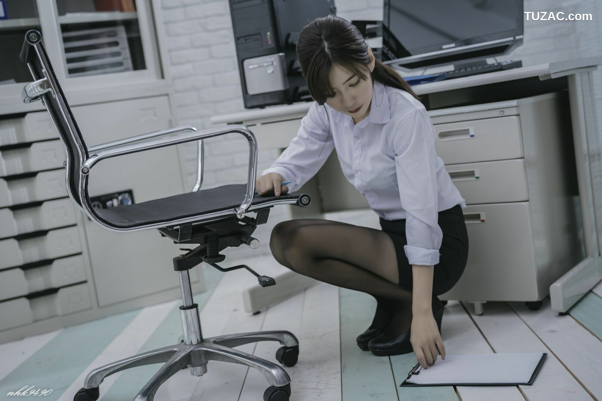 台湾正妹_ 苏托托 - 琴棚女侠+OL 写真集[27P]