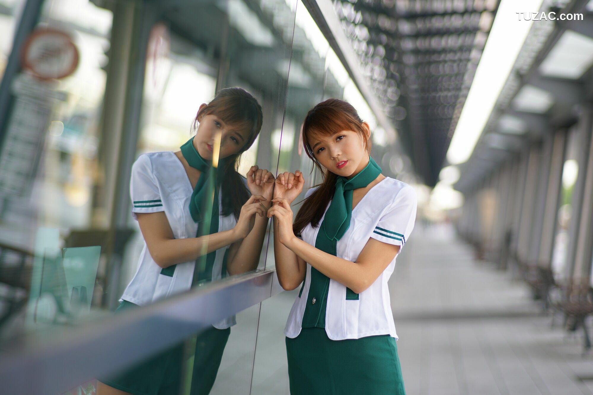 台湾正妹_ 苏郁媛《烏日高鐵～空姐制服》 写真集[136P]