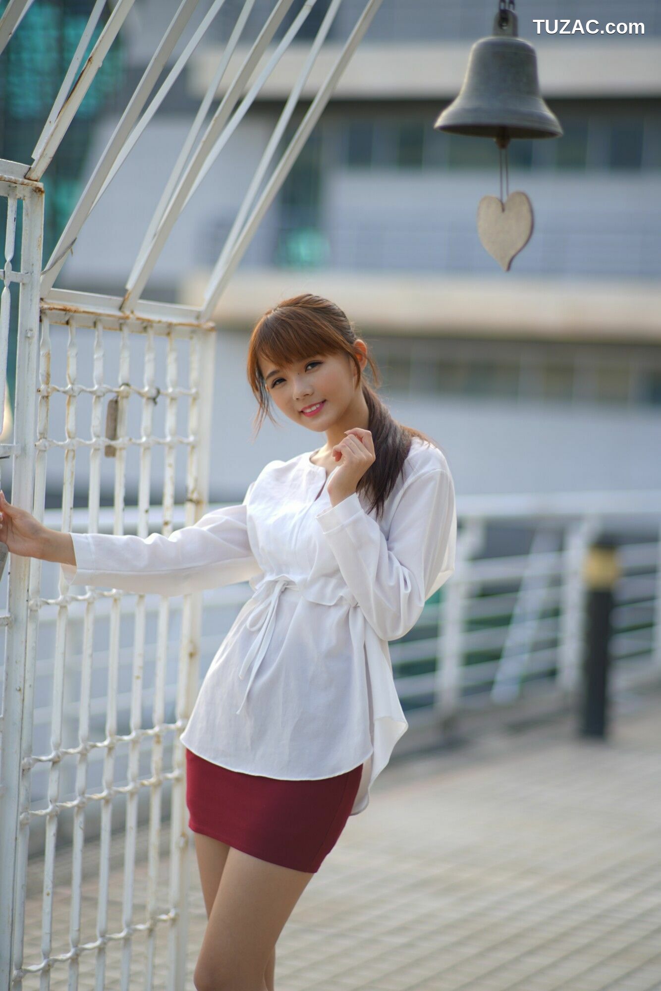 台湾正妹_ 苏郁媛《烏日高鐵～街拍包臀裙》 写真集[56P]