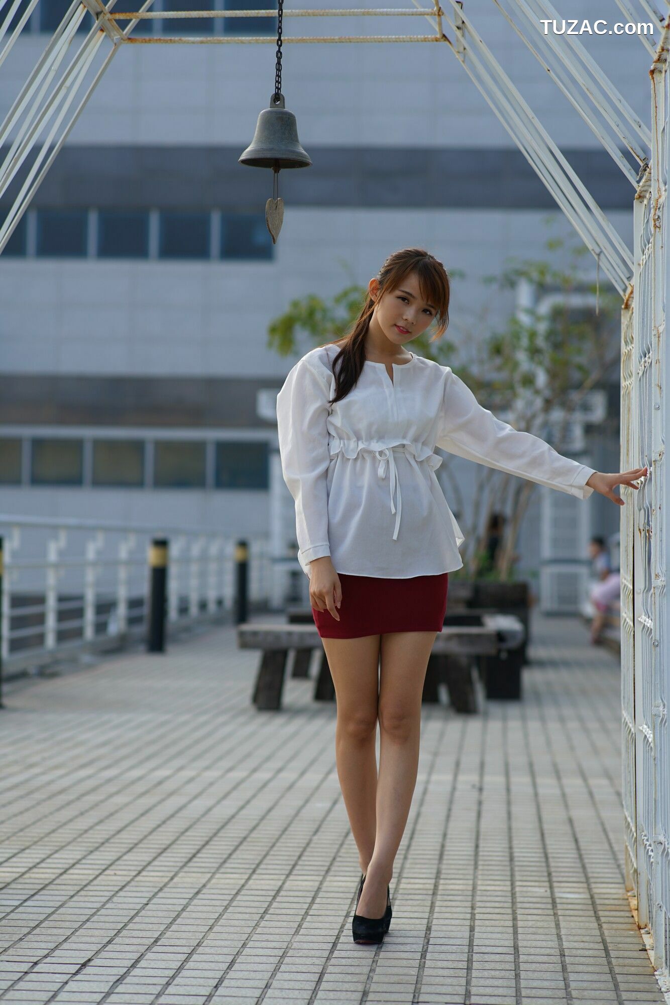 台湾正妹_ 苏郁媛《烏日高鐵～街拍包臀裙》 写真集[56P]