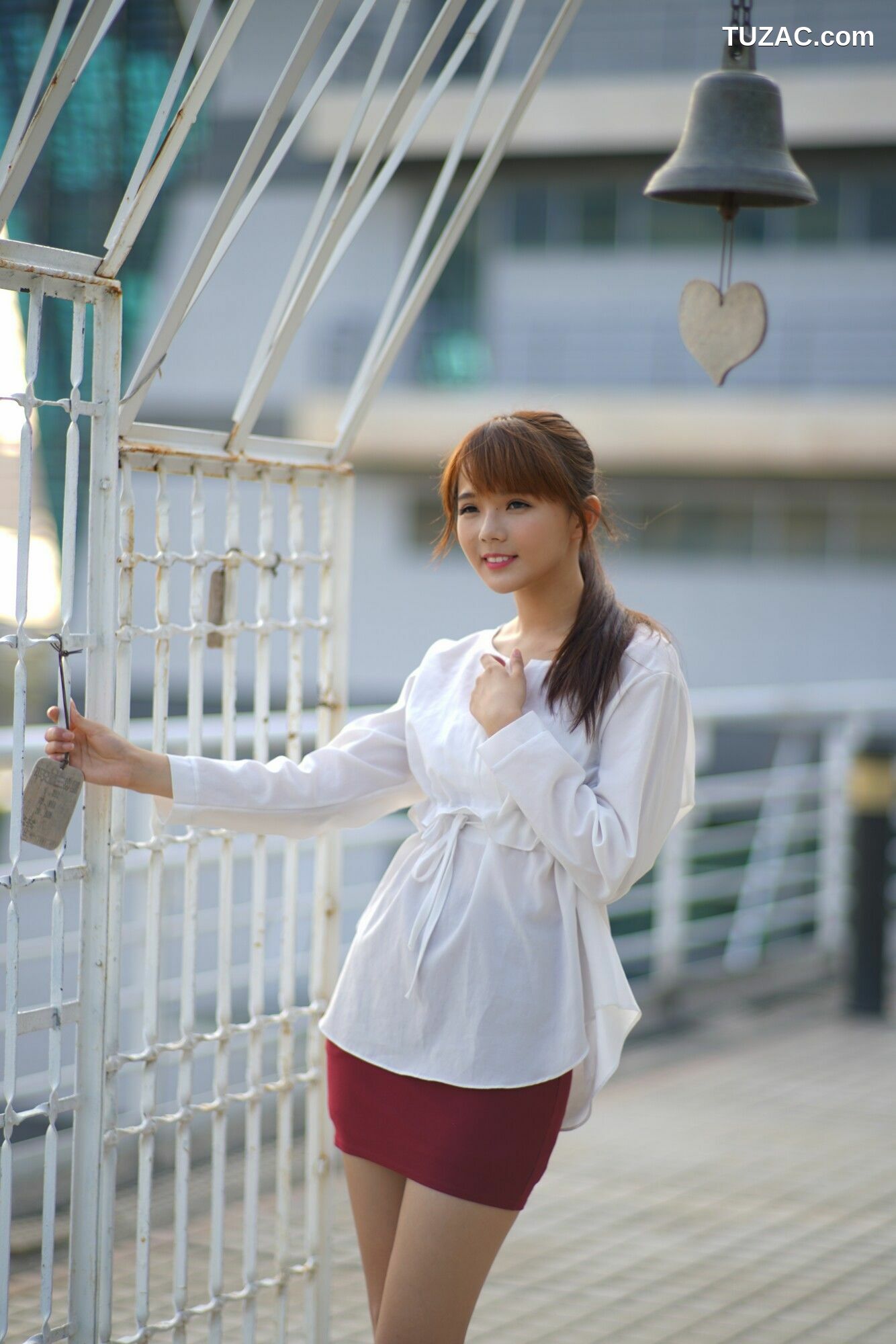 台湾正妹_ 苏郁媛《烏日高鐵～街拍包臀裙》 写真集[56P]