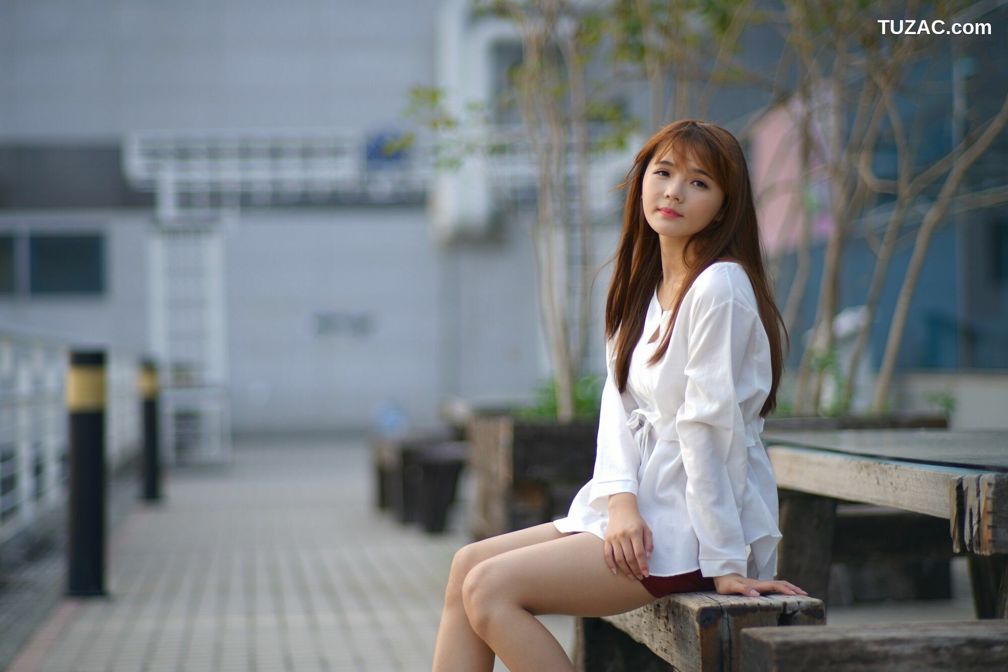 台湾正妹_ 苏郁媛《烏日高鐵～街拍包臀裙》 写真集[56P]