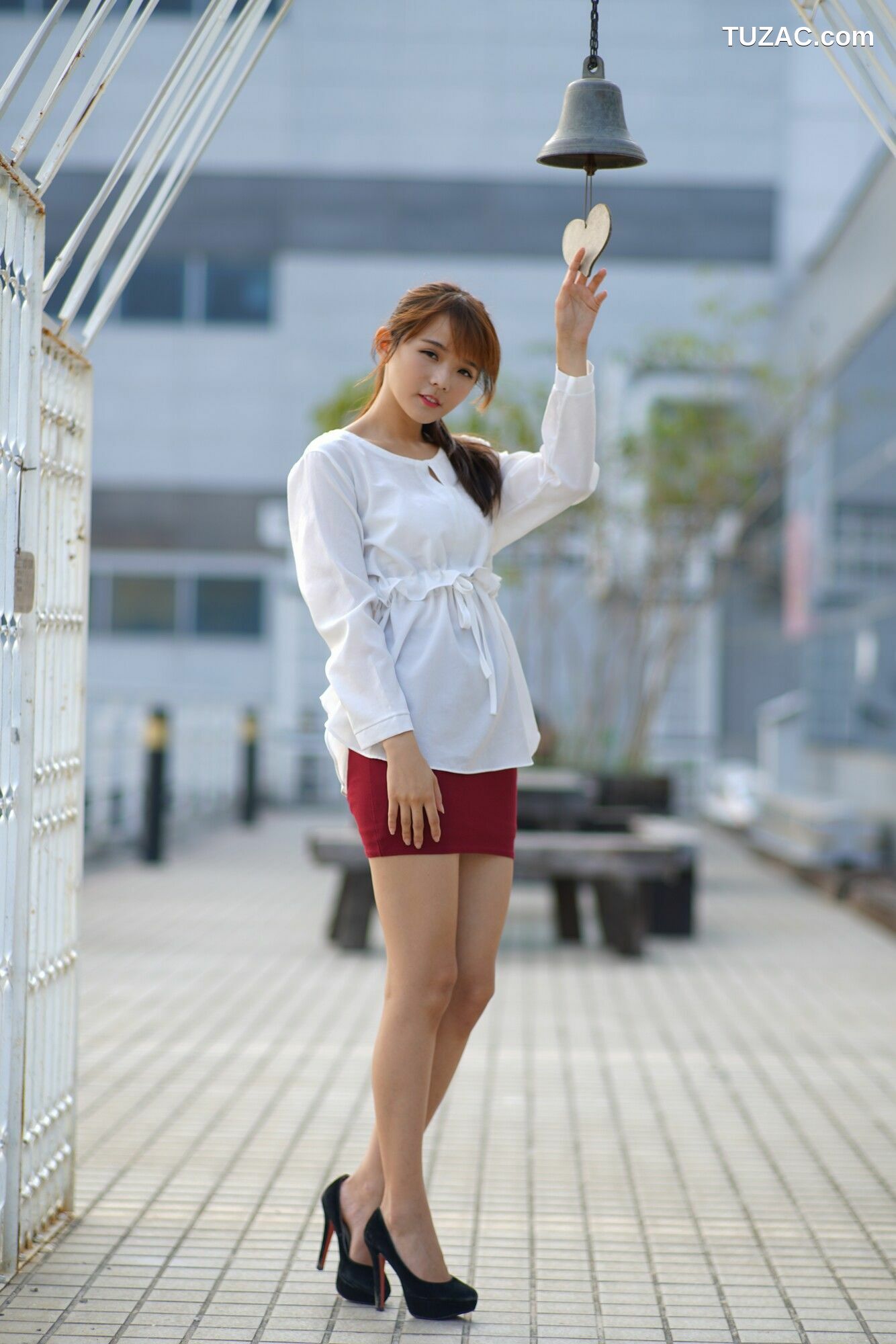 台湾正妹_ 苏郁媛《烏日高鐵～街拍包臀裙》 写真集[56P]