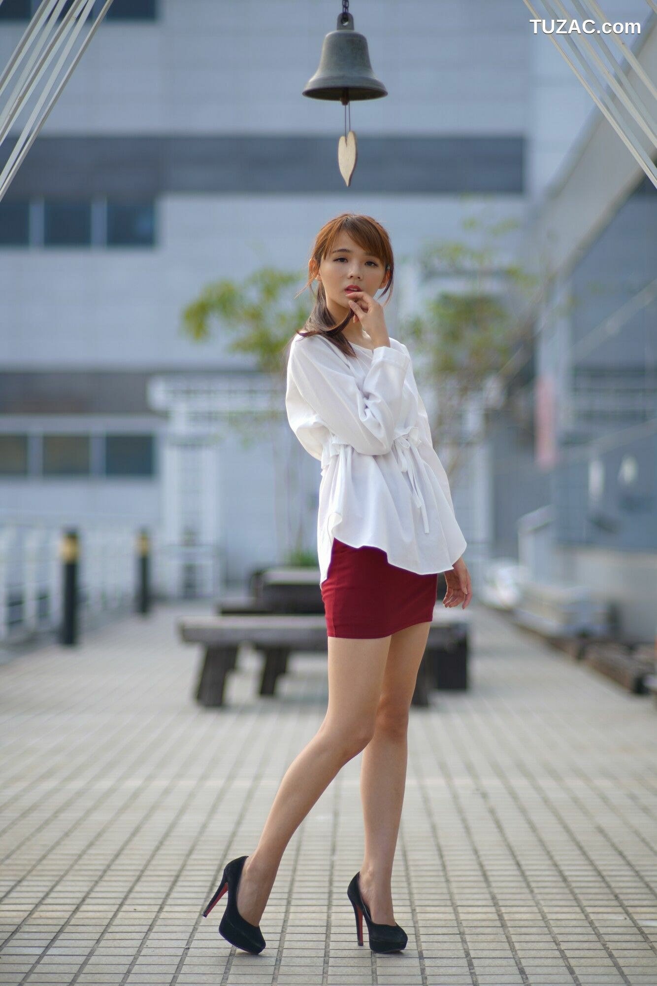 台湾正妹_ 苏郁媛《烏日高鐵～街拍包臀裙》 写真集[56P]