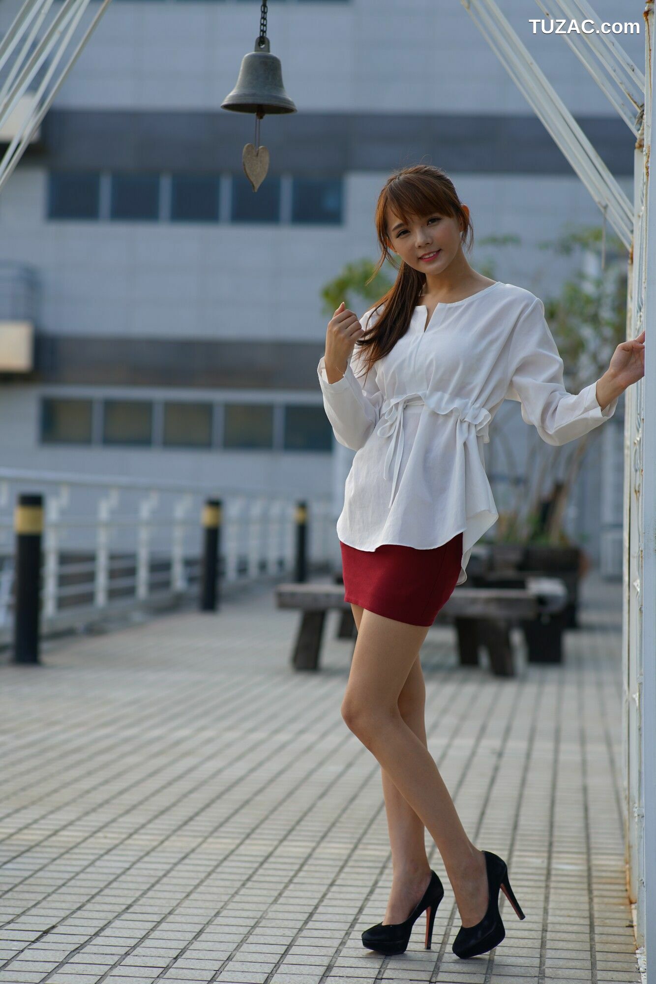 台湾正妹_ 苏郁媛《烏日高鐵～街拍包臀裙》 写真集[56P]