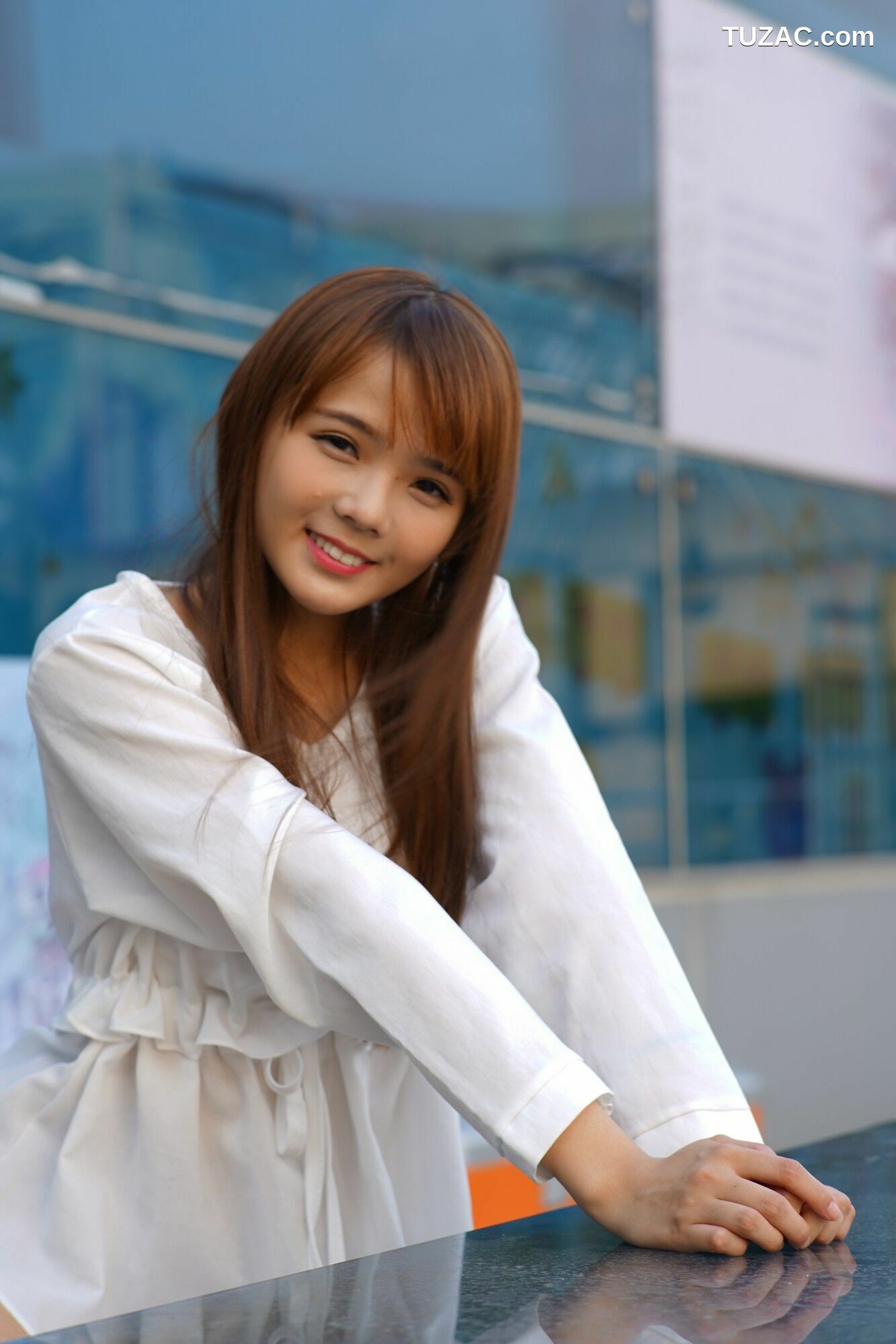 台湾正妹_ 苏郁媛《烏日高鐵～街拍包臀裙》 写真集[56P]