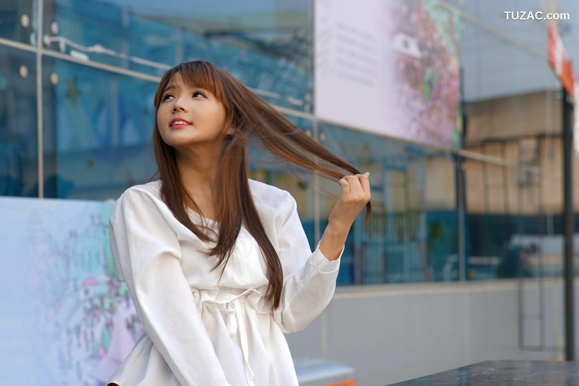 台湾正妹_ 苏郁媛《烏日高鐵～街拍包臀裙》 写真集[56P]