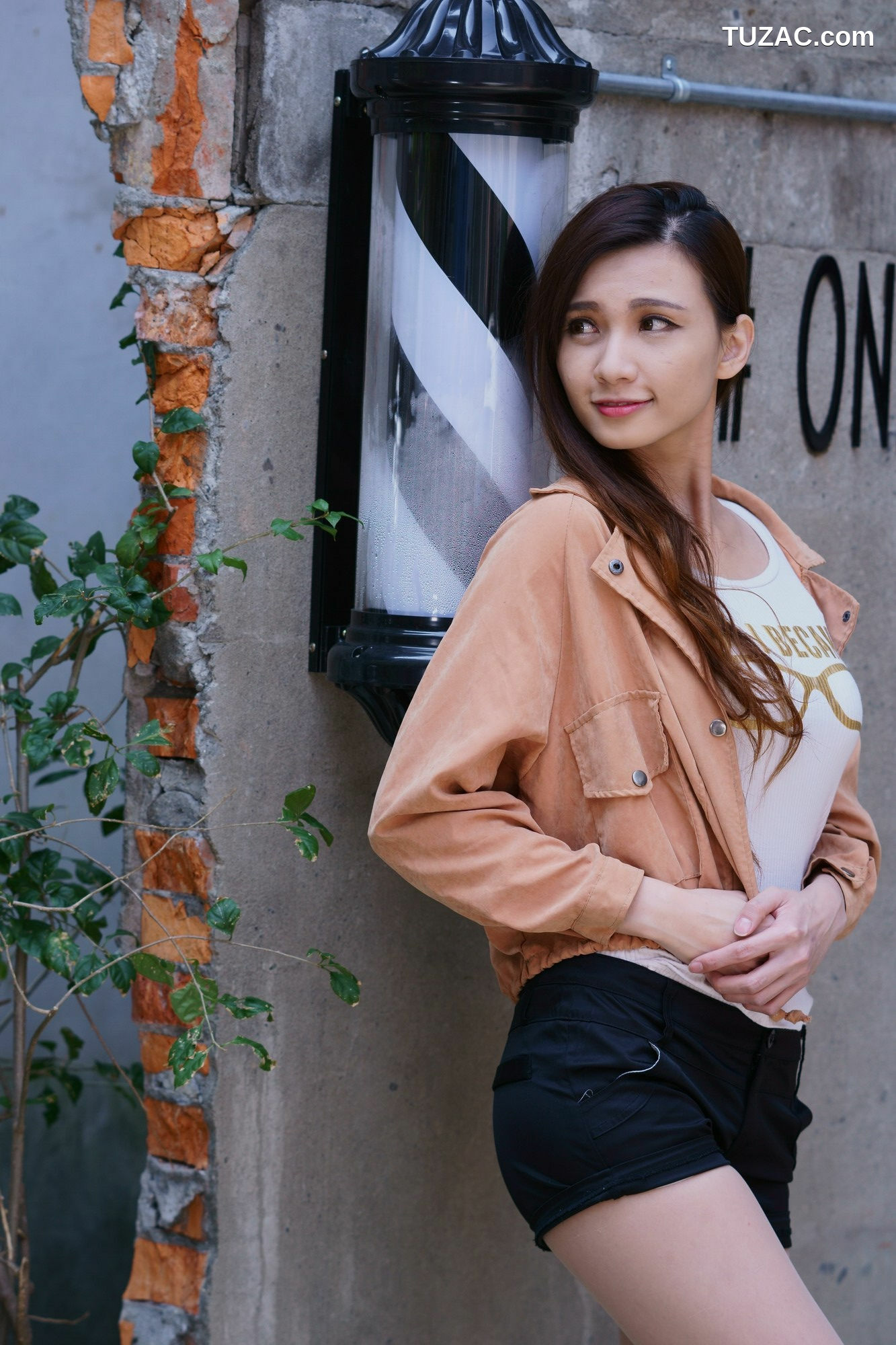 台湾正妹_ 蔡译心 - 外拍6套服装合集 写真集[91P]