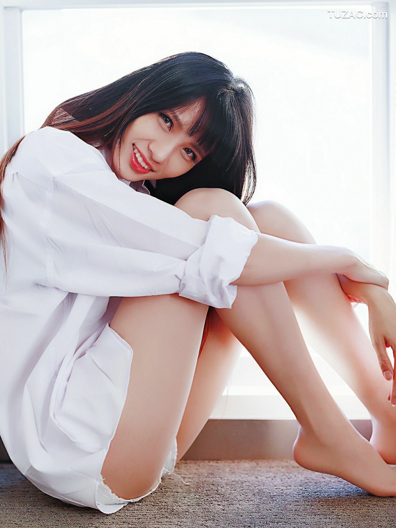 台湾正妹_ 蔡译心 - 棚拍5套服装合集 写真集[68P]