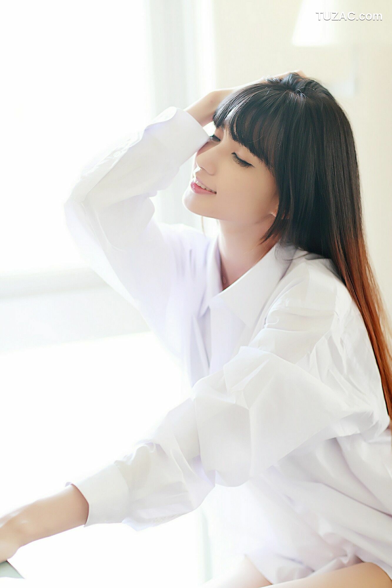 台湾正妹_ 蔡译心 - 棚拍5套服装合集 写真集[68P]