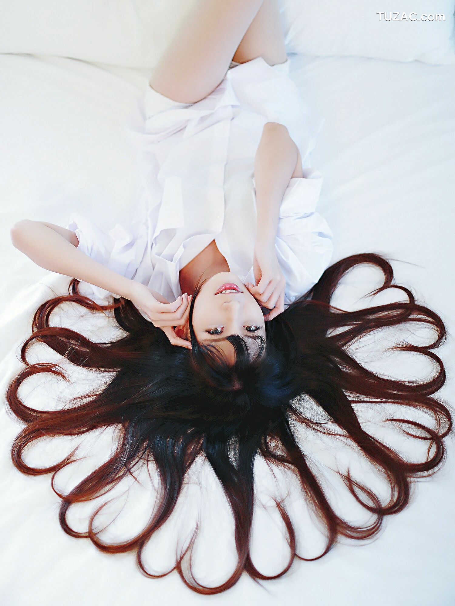 台湾正妹_ 蔡译心 - 棚拍5套服装合集 写真集[68P]