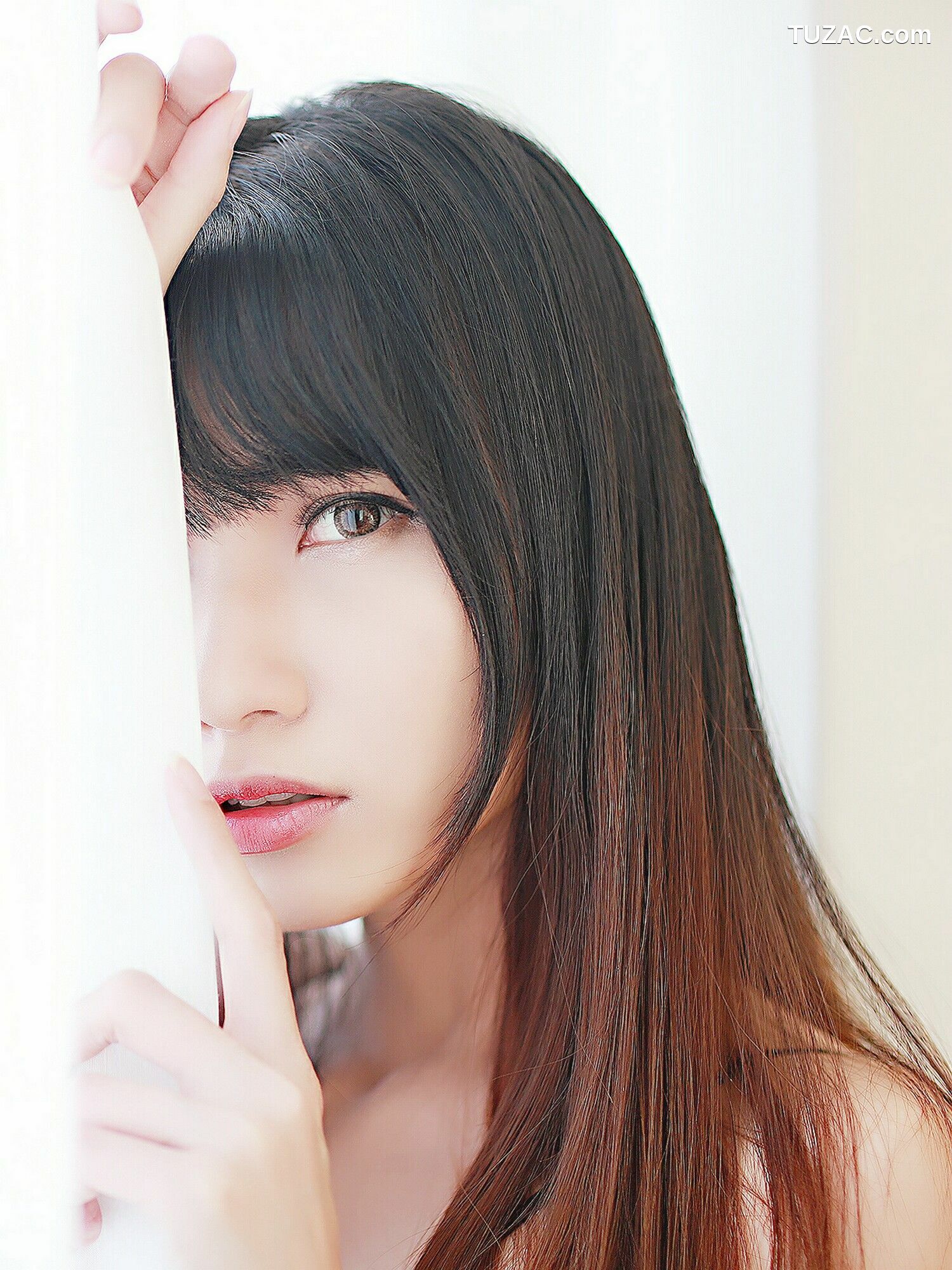 台湾正妹_ 蔡译心 - 棚拍5套服装合集 写真集[68P]