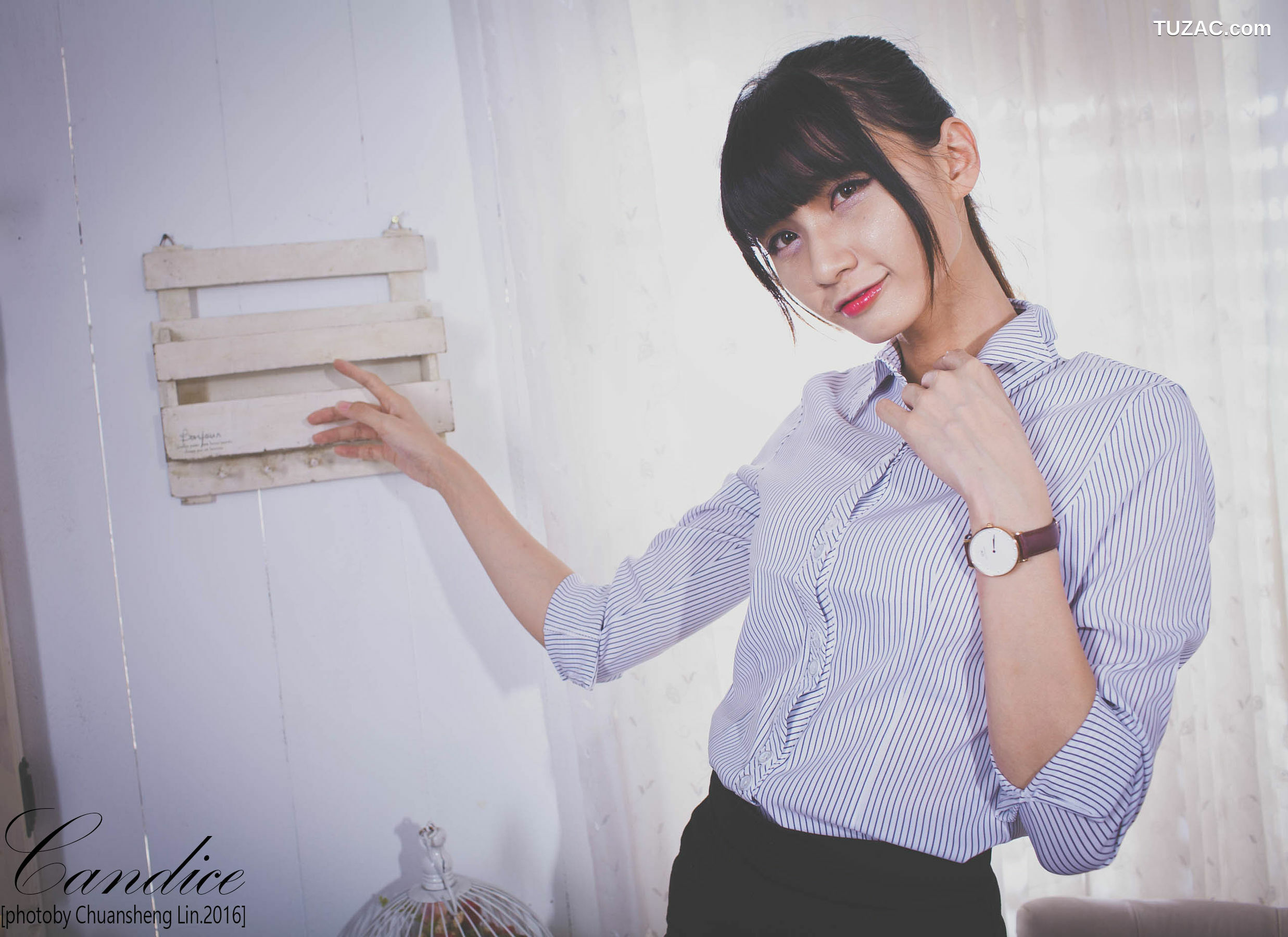 台湾正妹_ 蔡译心 - 棚拍黑丝制服美腿 写真集[98P]