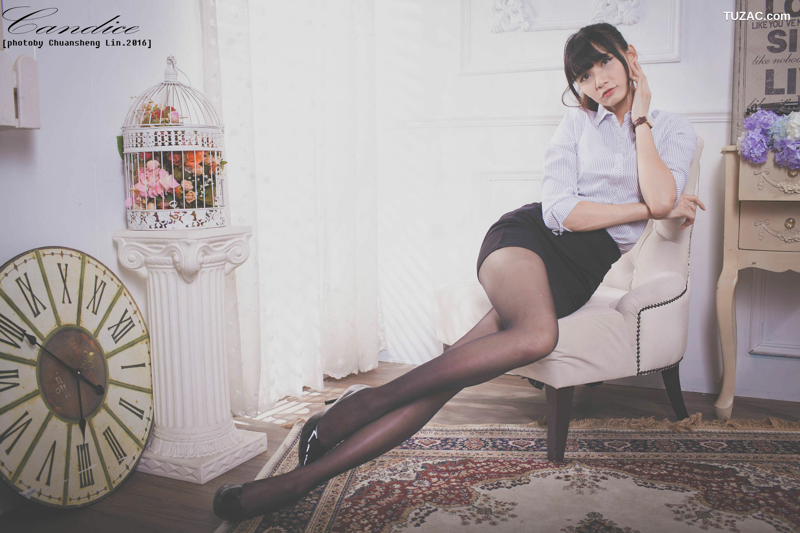 台湾正妹_ 蔡译心 - 棚拍黑丝制服美腿 写真集[98P]