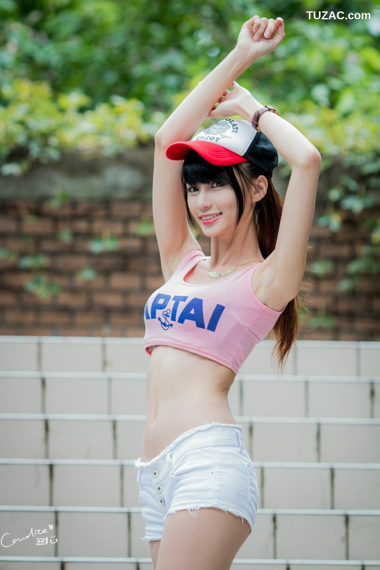 台湾正妹_ 蔡译心 - 热裤运动装 写真集[73P]