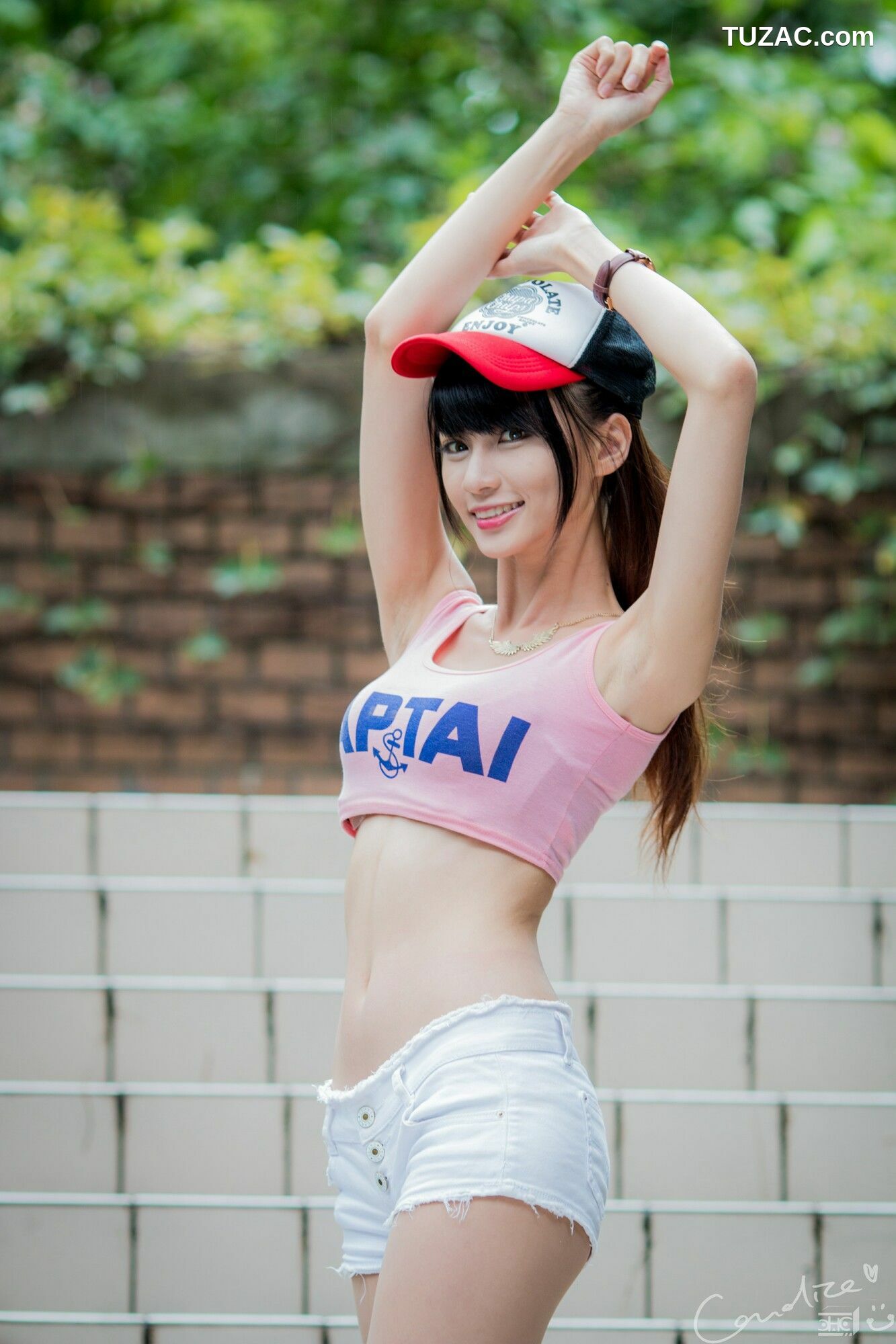 台湾正妹_ 蔡译心 - 热裤运动装 写真集[73P]