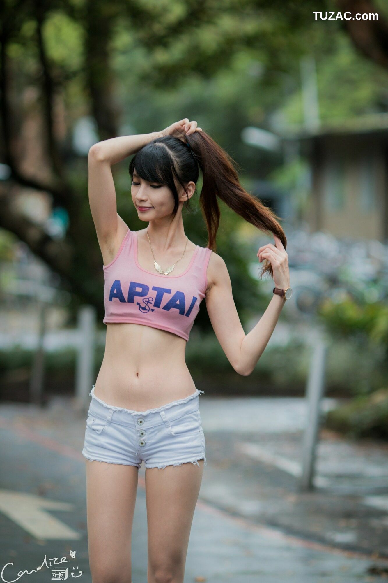 台湾正妹_ 蔡译心 - 热裤运动装 写真集[73P]