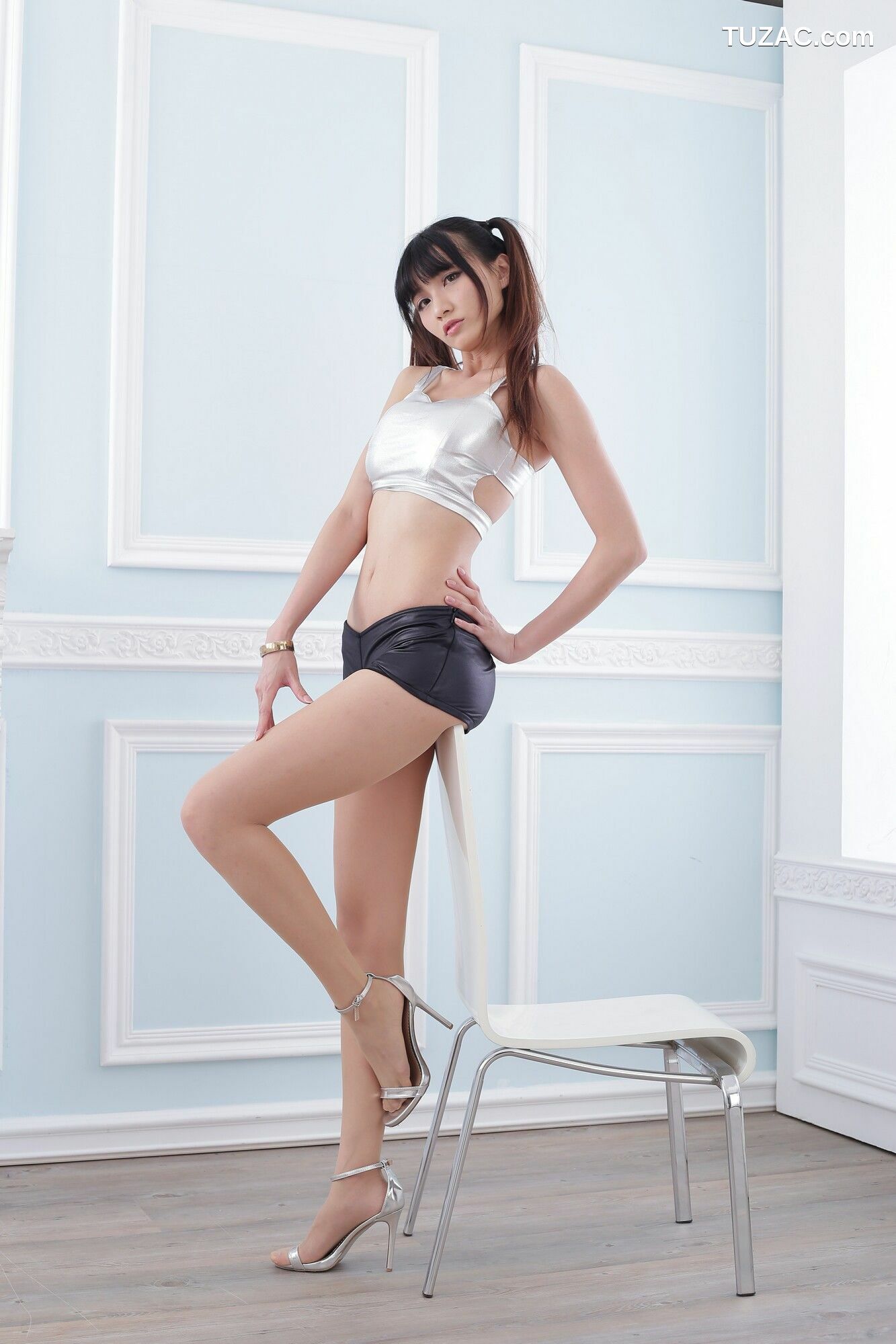 台湾正妹_ 蔡译心 - 超短热裤系列 写真集[43P]