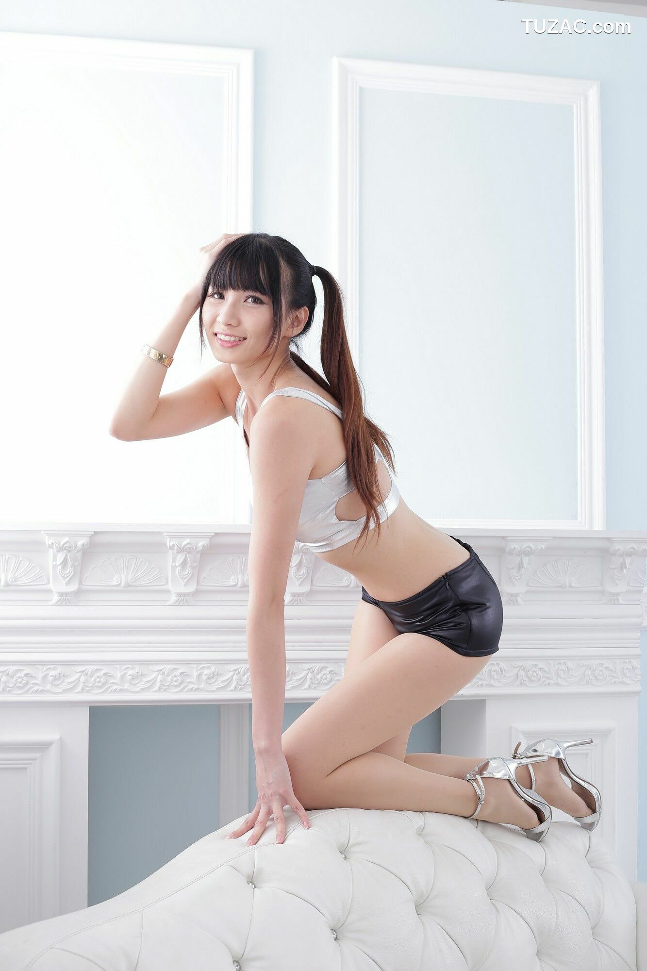 台湾正妹_ 蔡译心 - 超短热裤系列 写真集[43P]